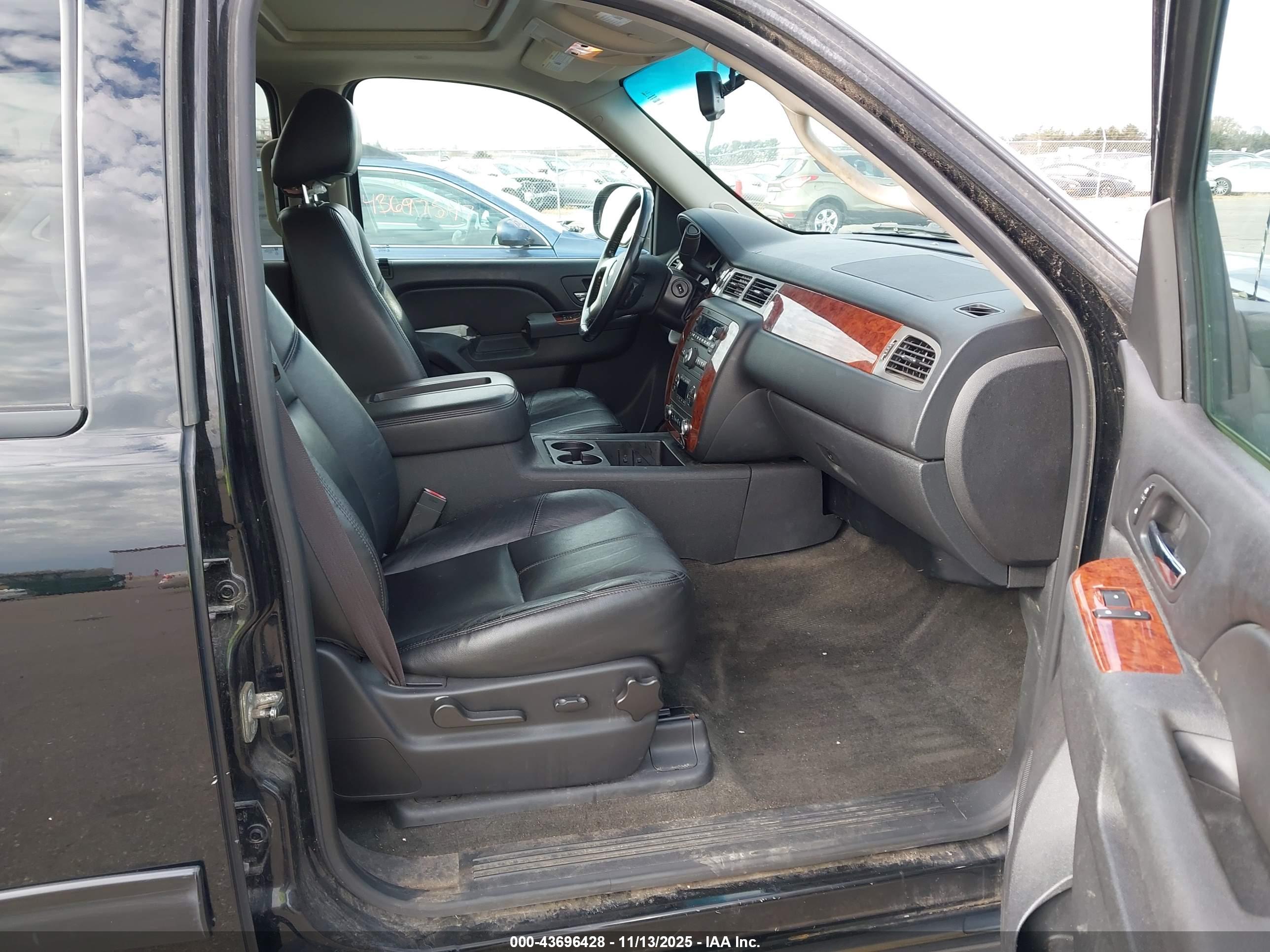 CHEVROLET AVALANCHE image 5
