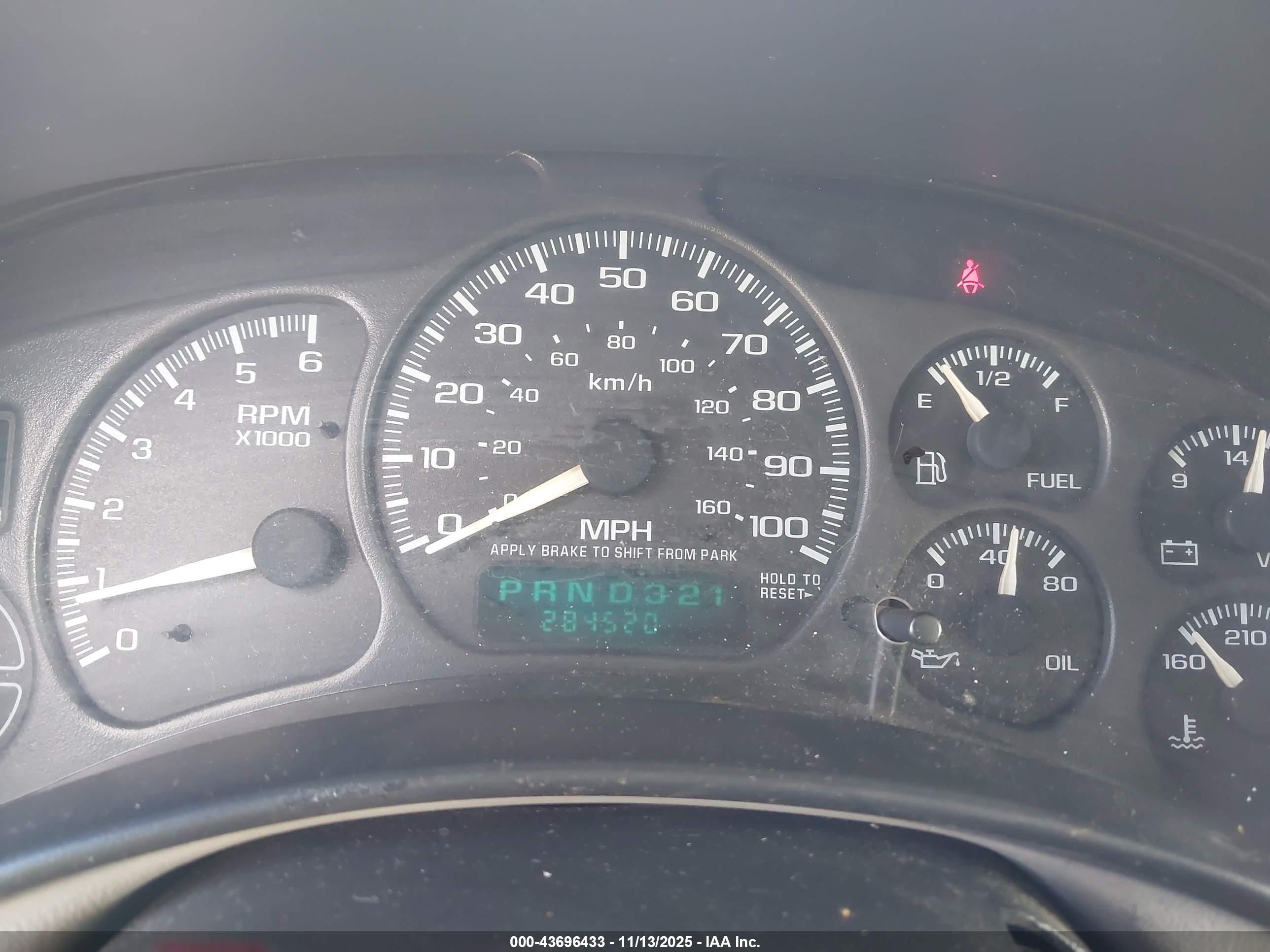 CHEVROLET TAHOE image 7