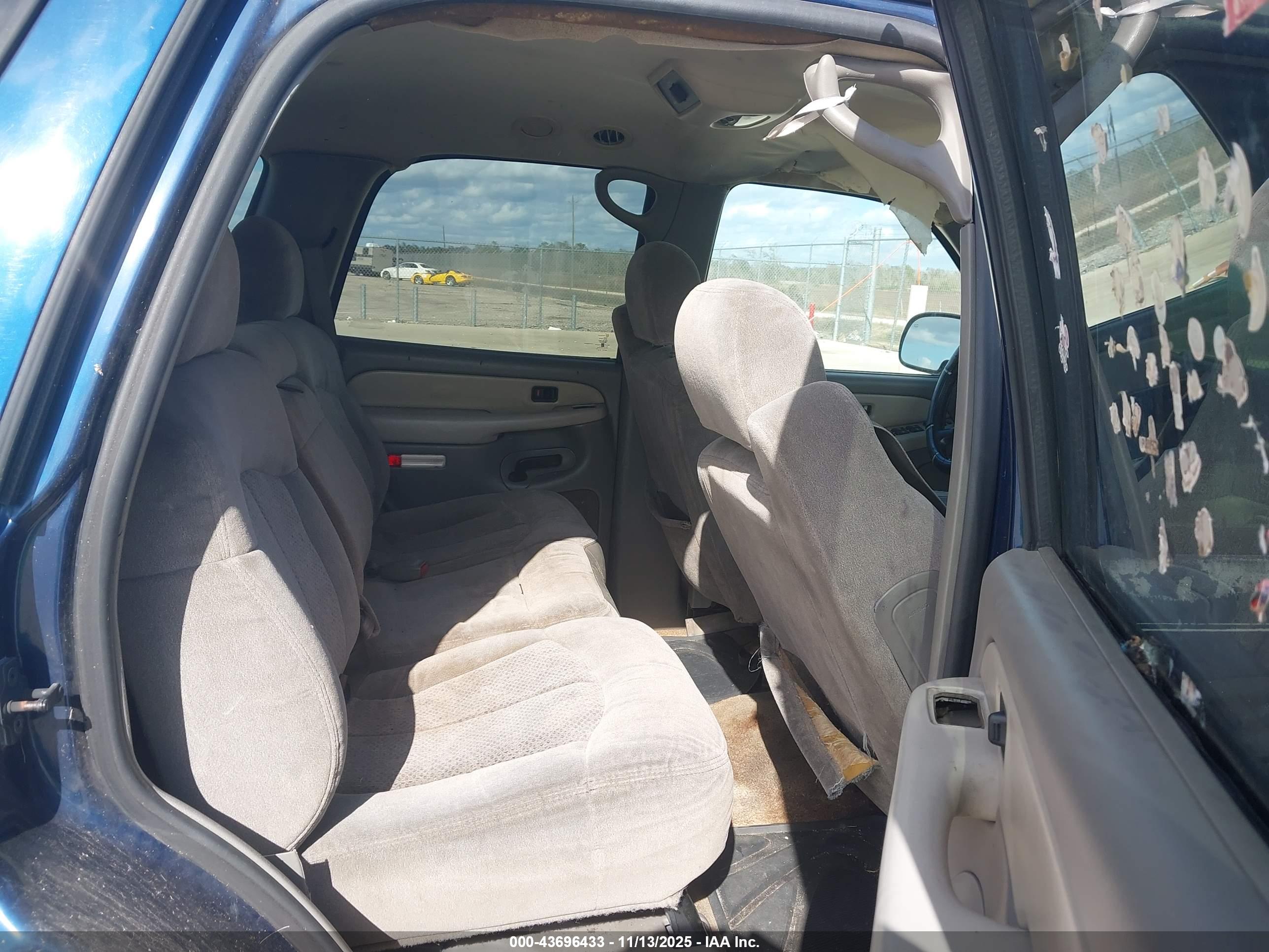 CHEVROLET TAHOE image 8