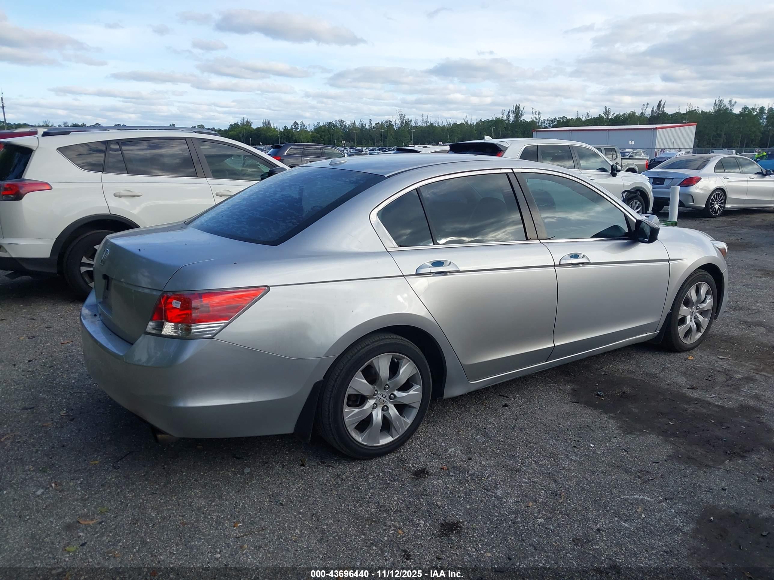 HONDA ACCORD image 4