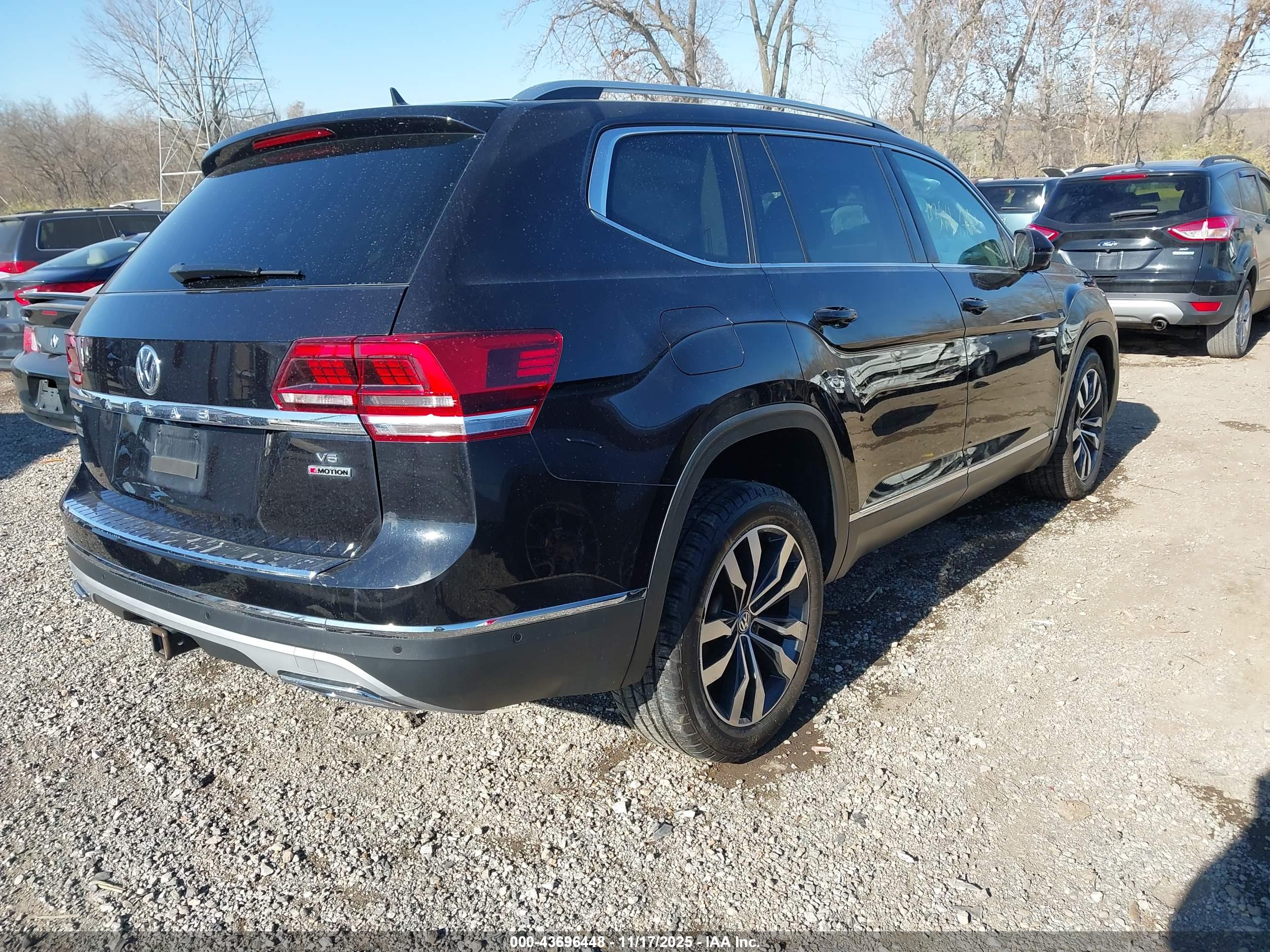 VOLKSWAGEN ATLAS image 4