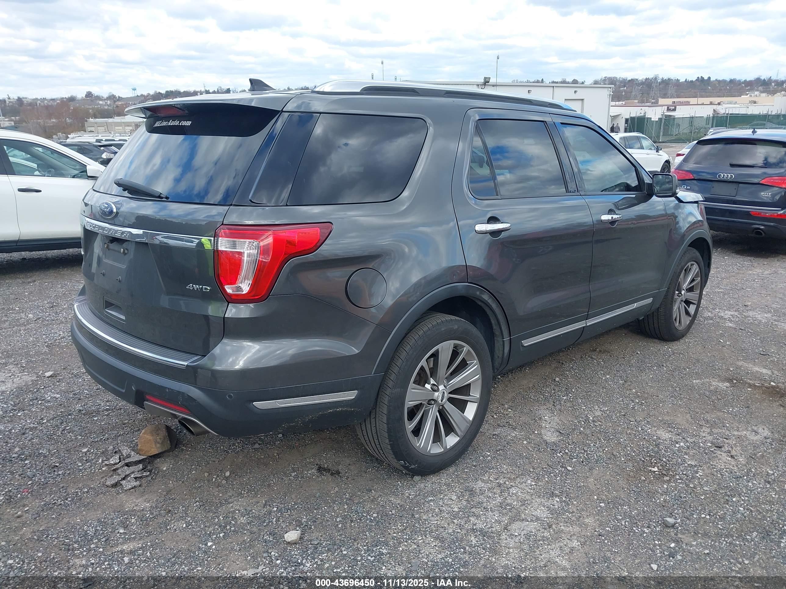 FORD EXPLORER image 4