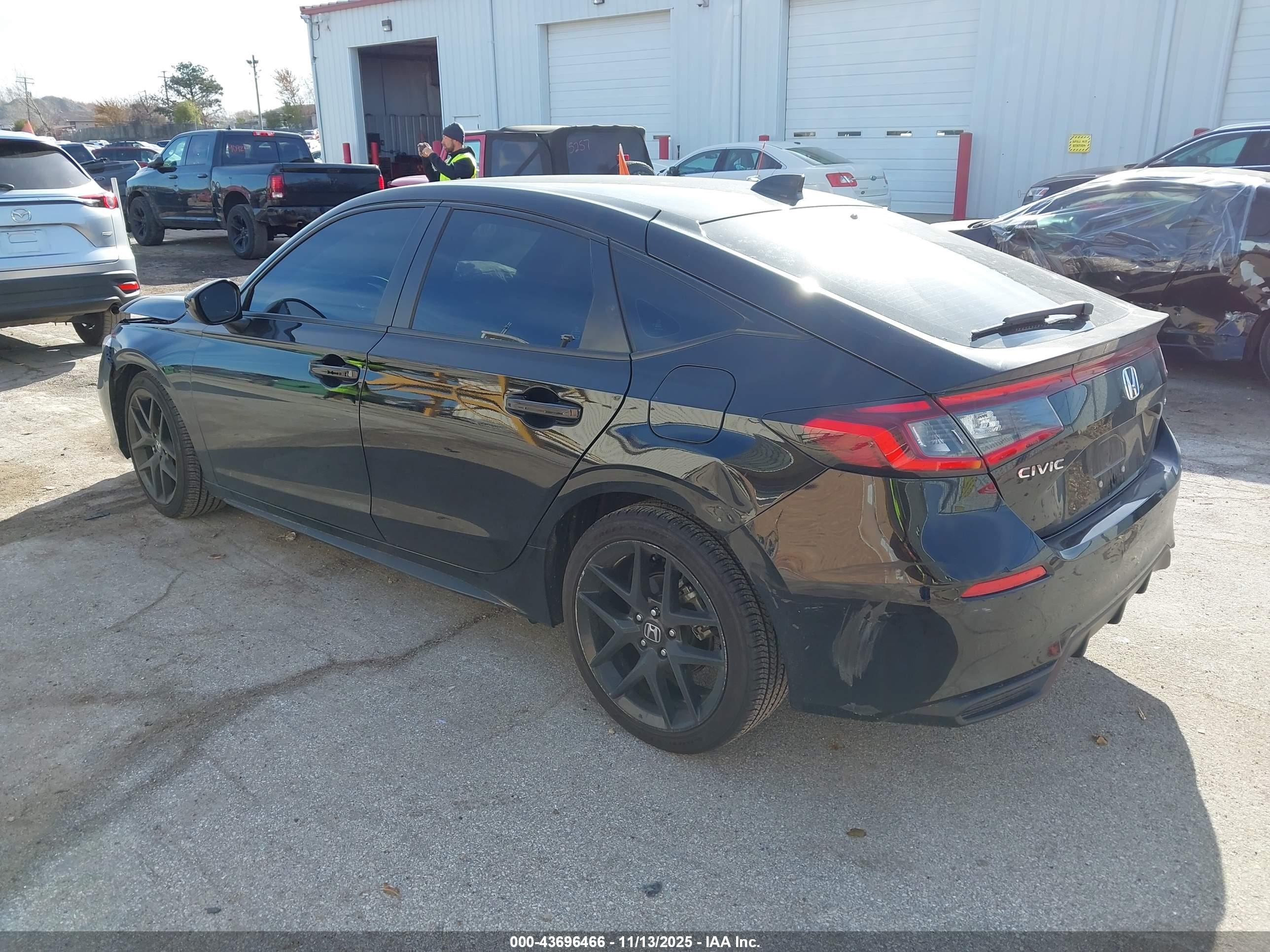 HONDA CIVIC image 3