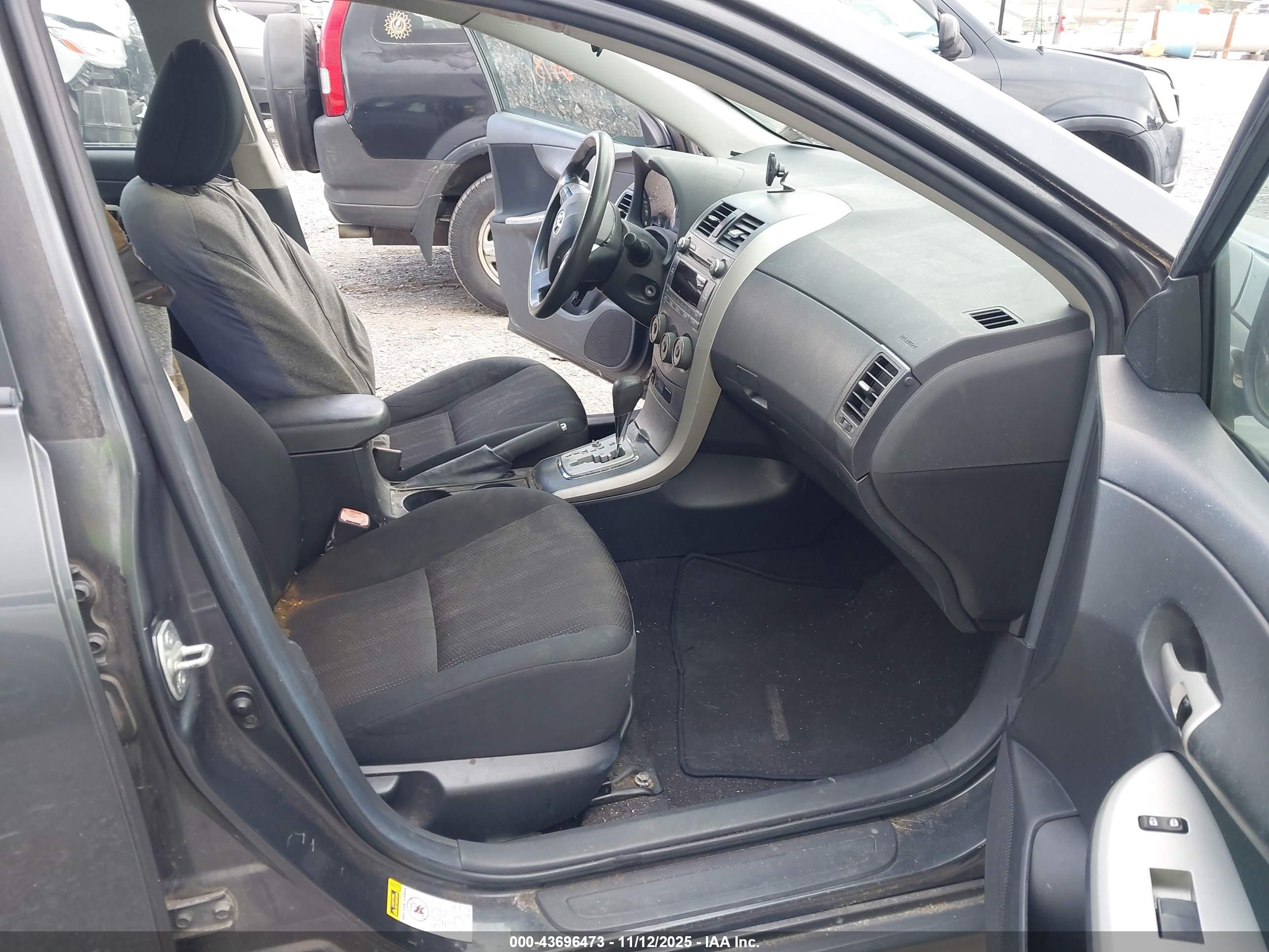 TOYOTA COROLLA image 5