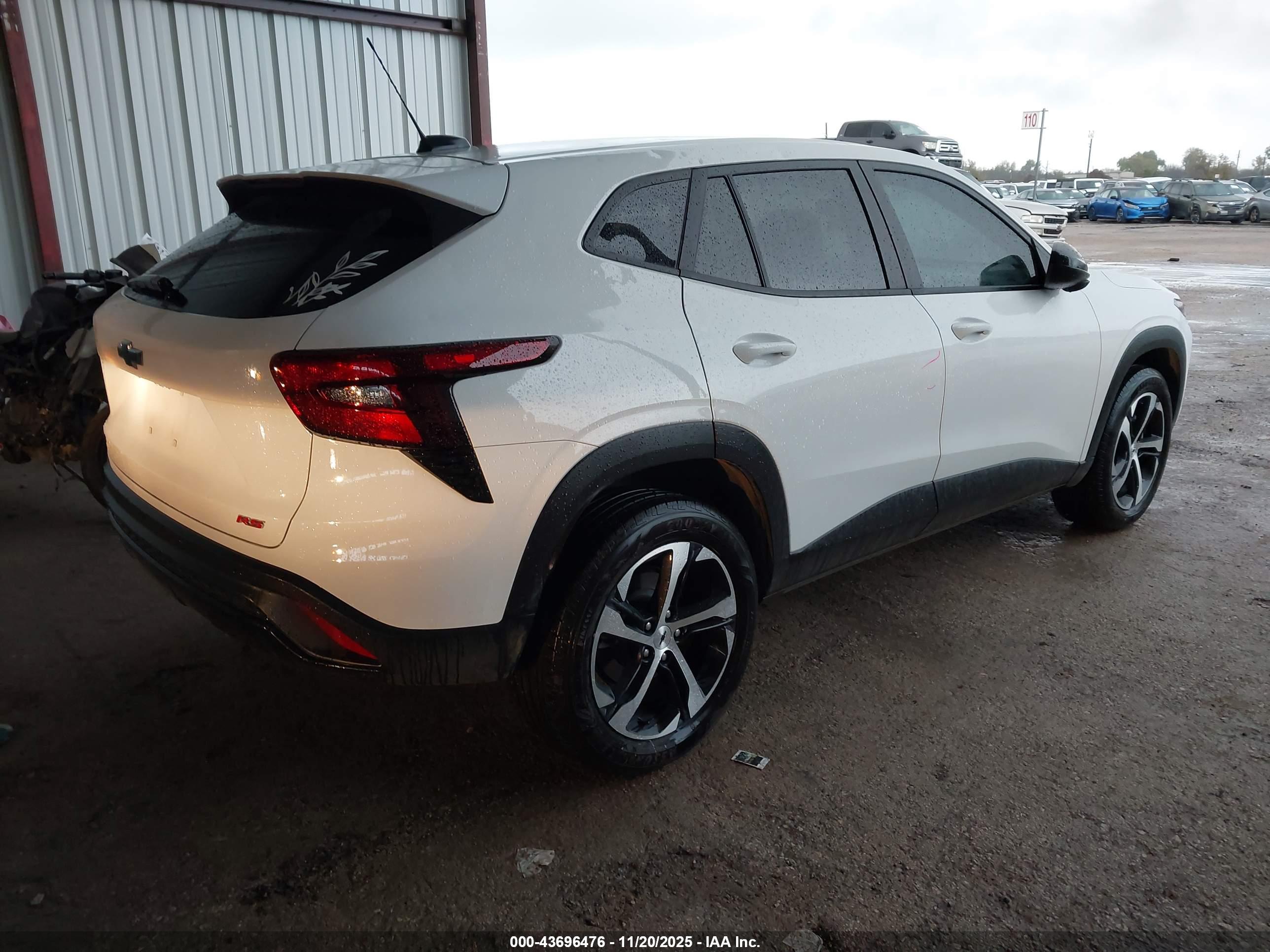 CHEVROLET TRAX image 4