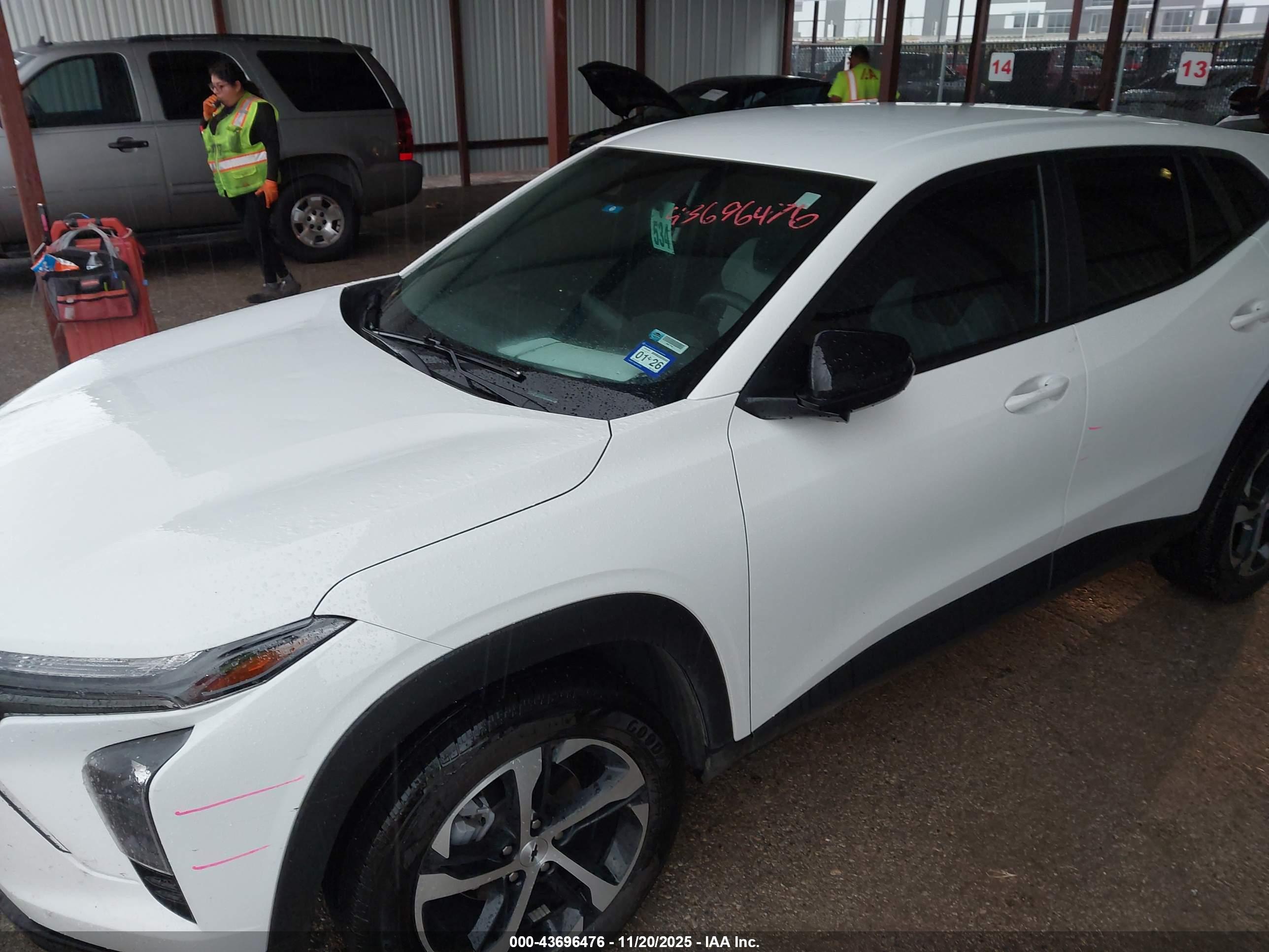 CHEVROLET TRAX image 6