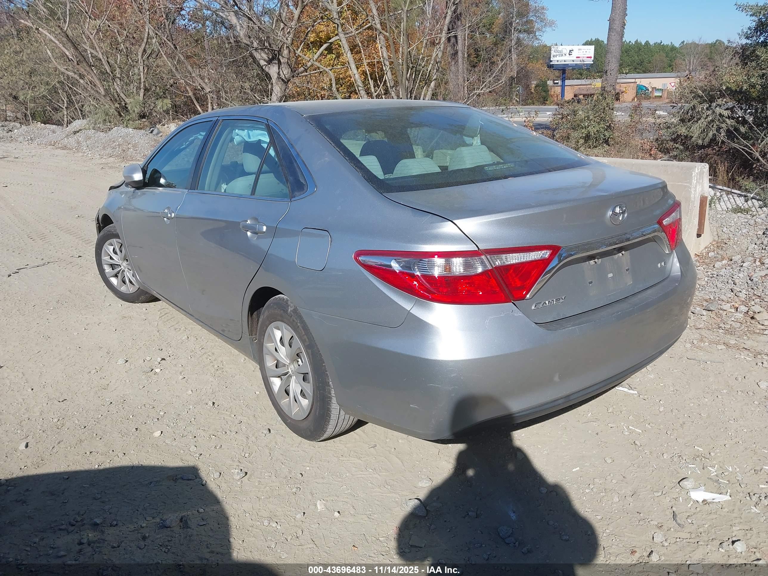 TOYOTA CAMRY image 3