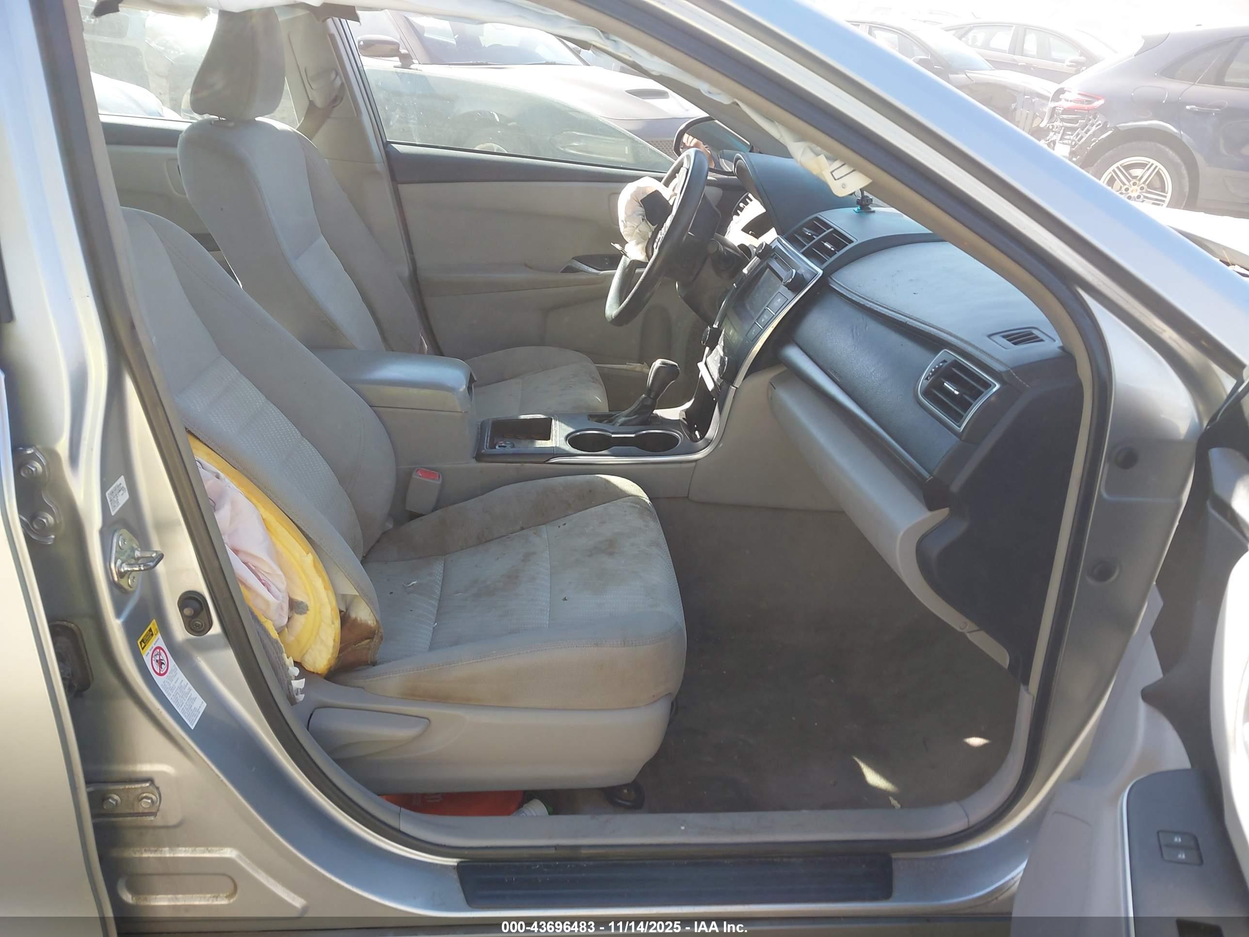 TOYOTA CAMRY image 5