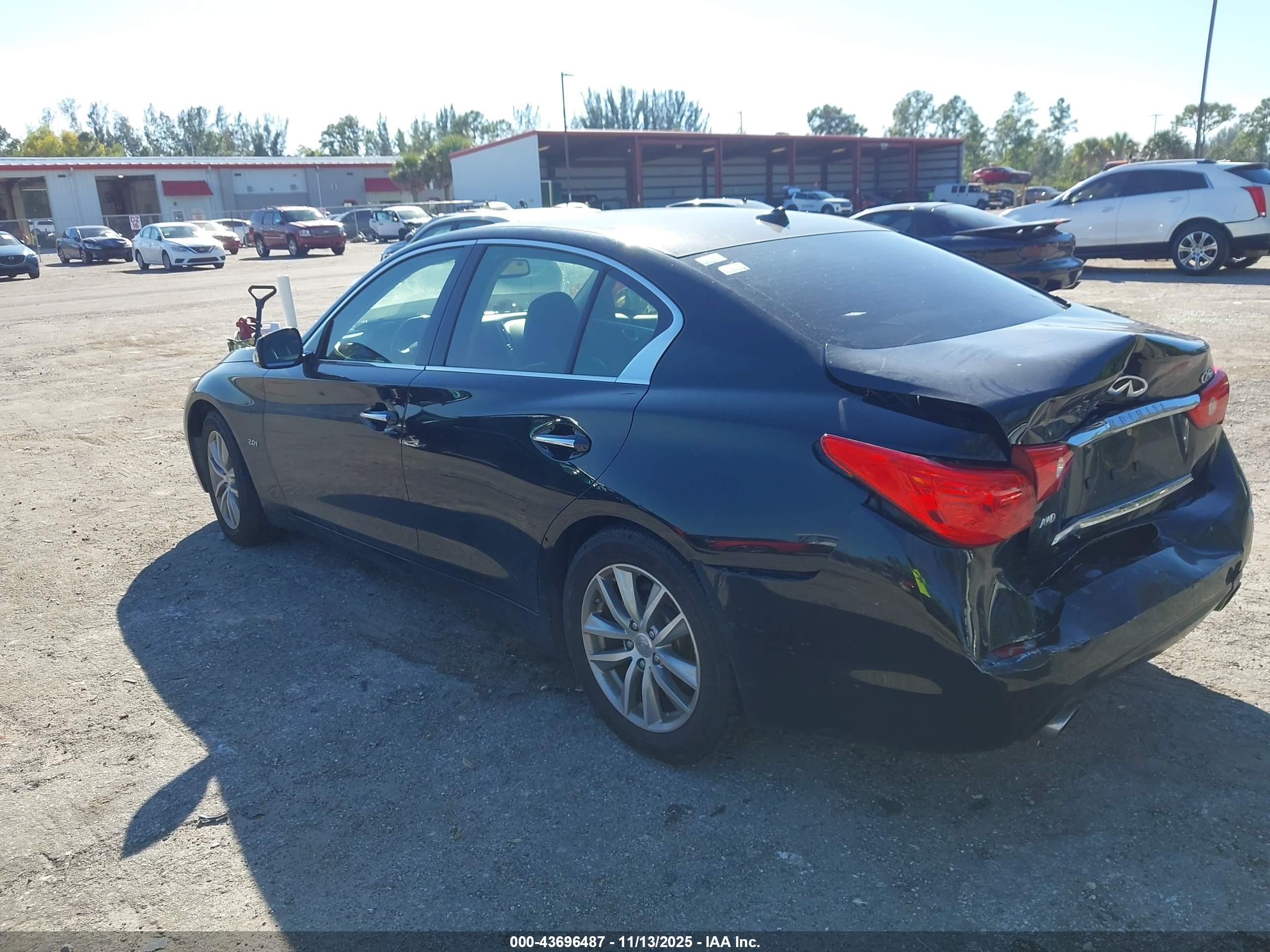 INFINITI Q50 image 3
