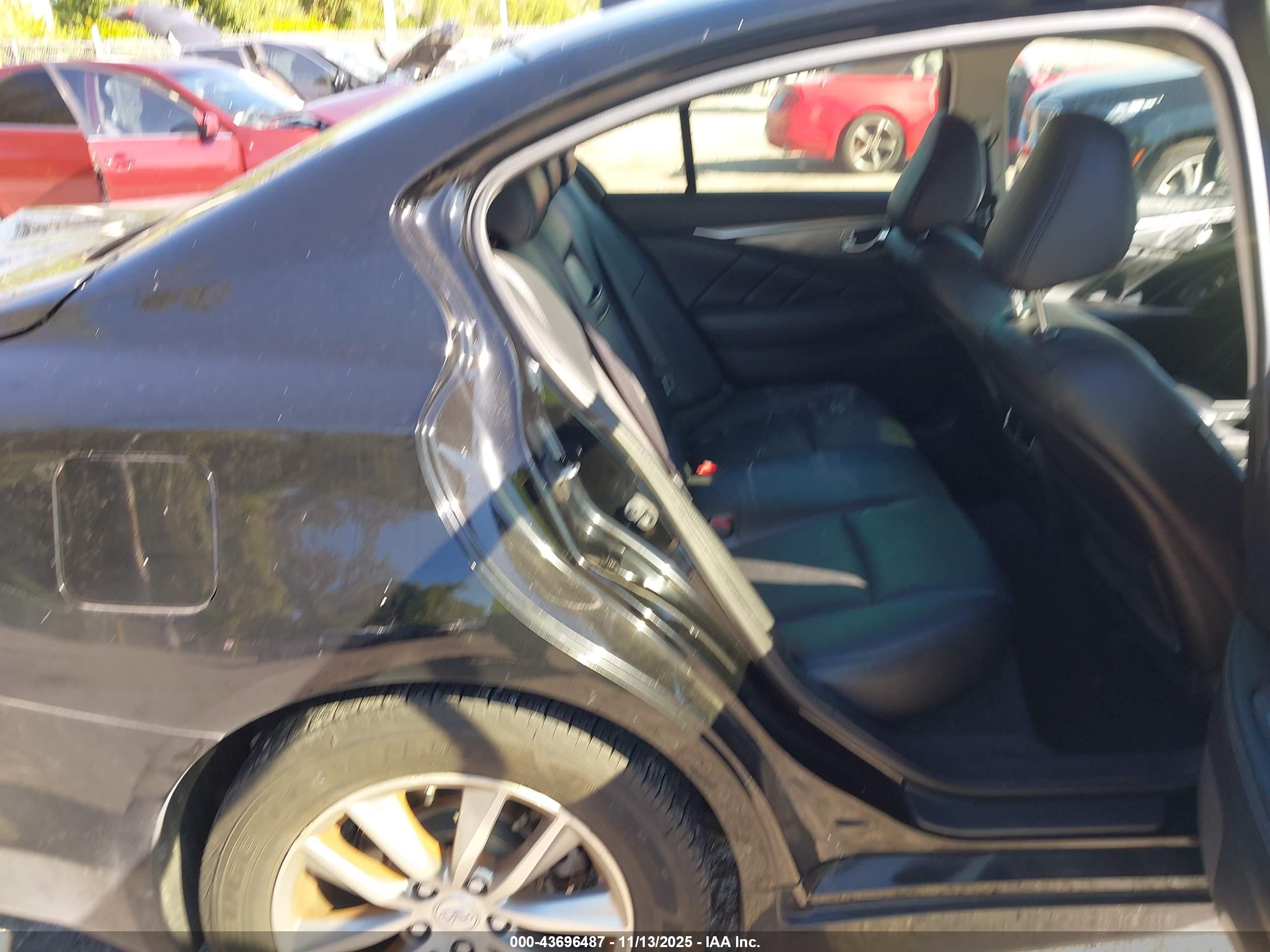 INFINITI Q50 image 8