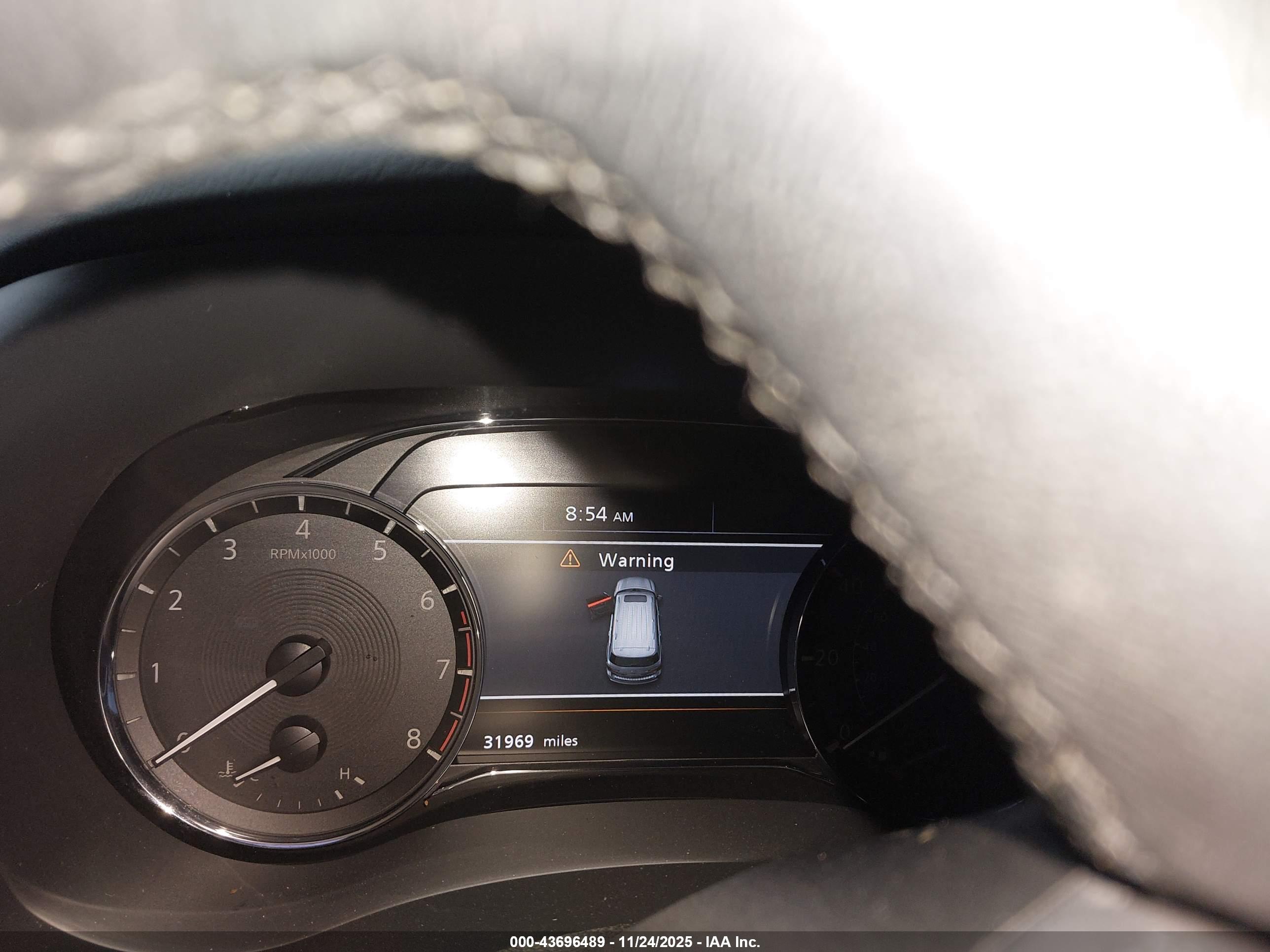 INFINITI QX80 image 7