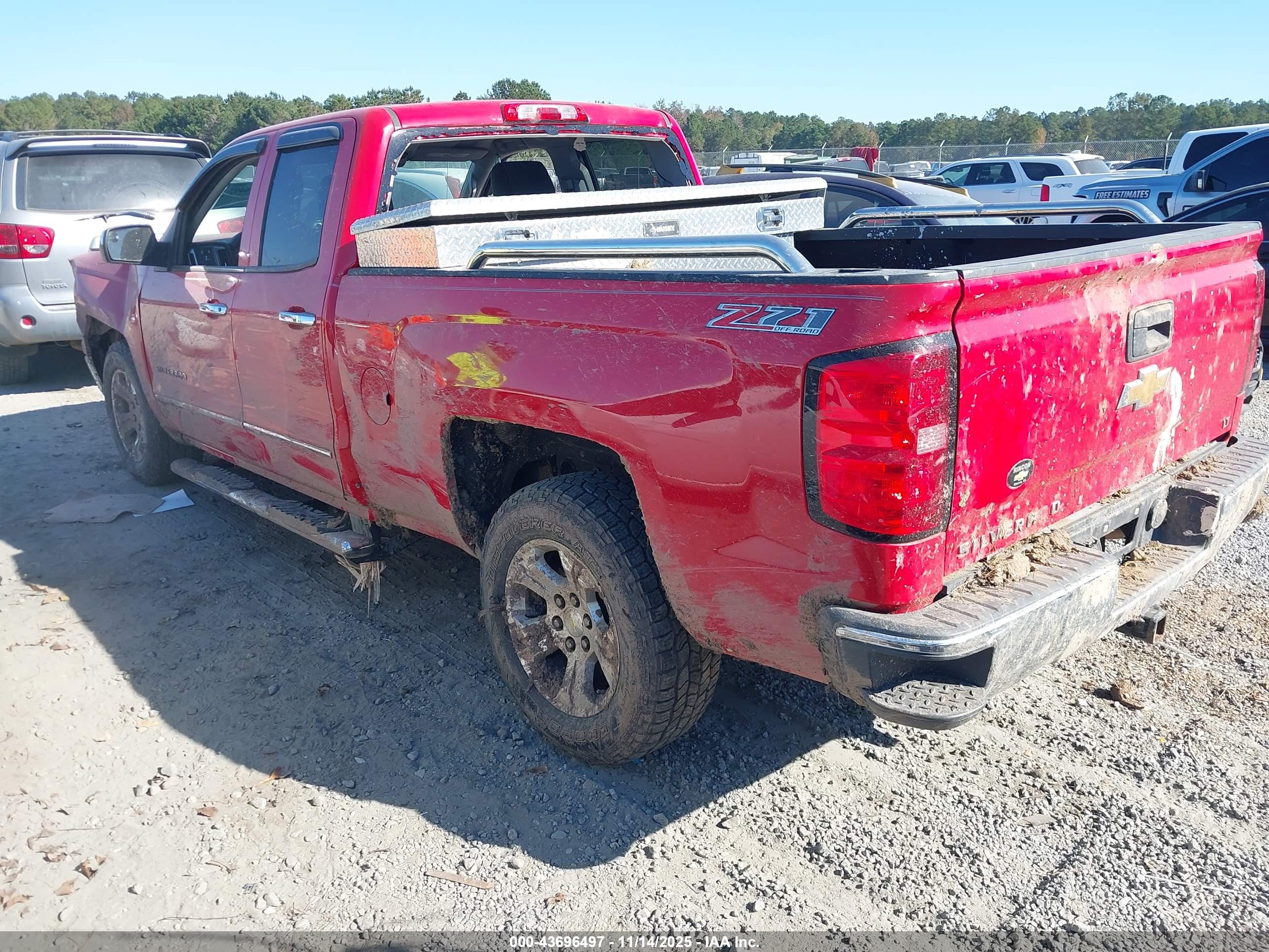 CHEVROLET SILVERADO image 3