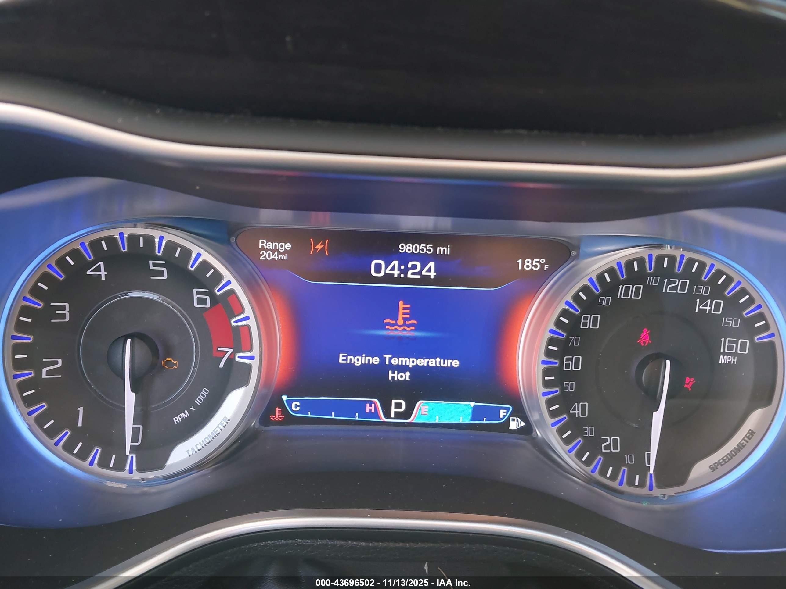 CHRYSLER 200 image 7