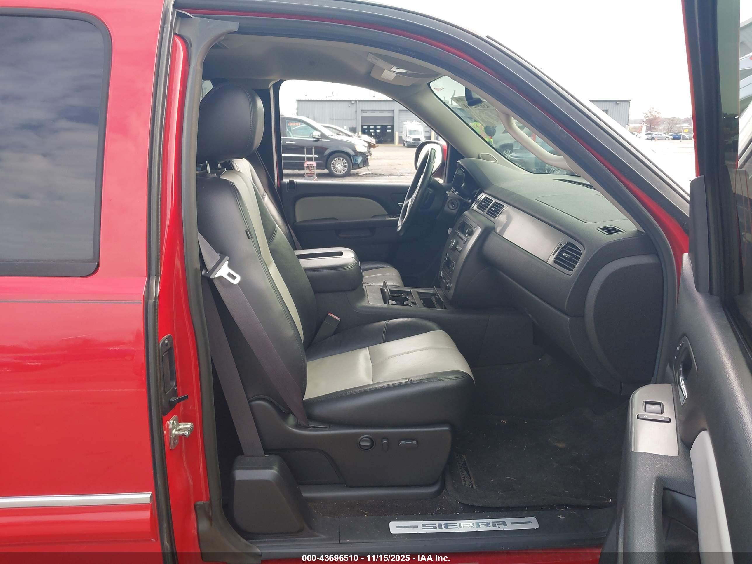 GMC SIERRA image 5