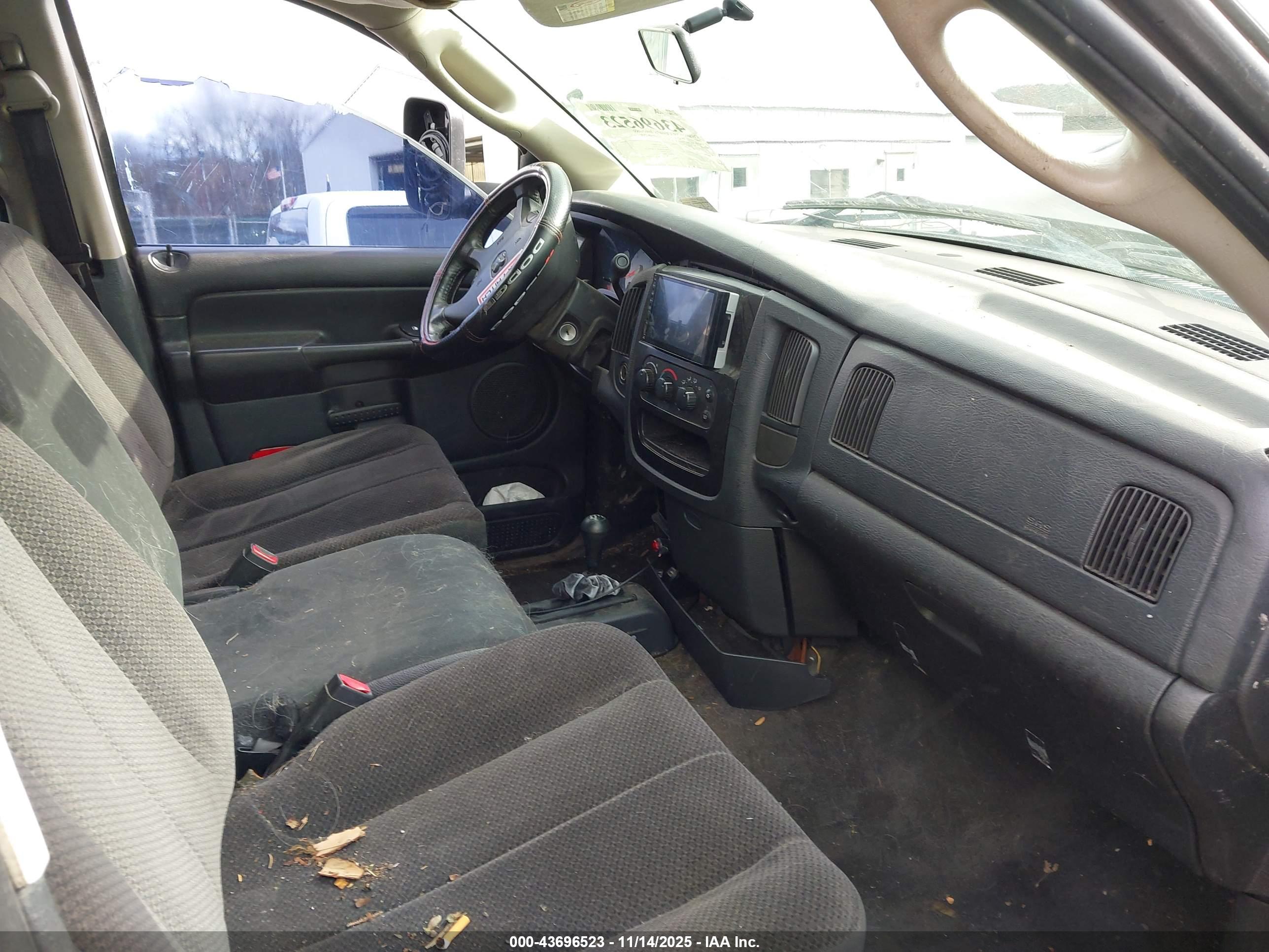 DODGE RAM image 5