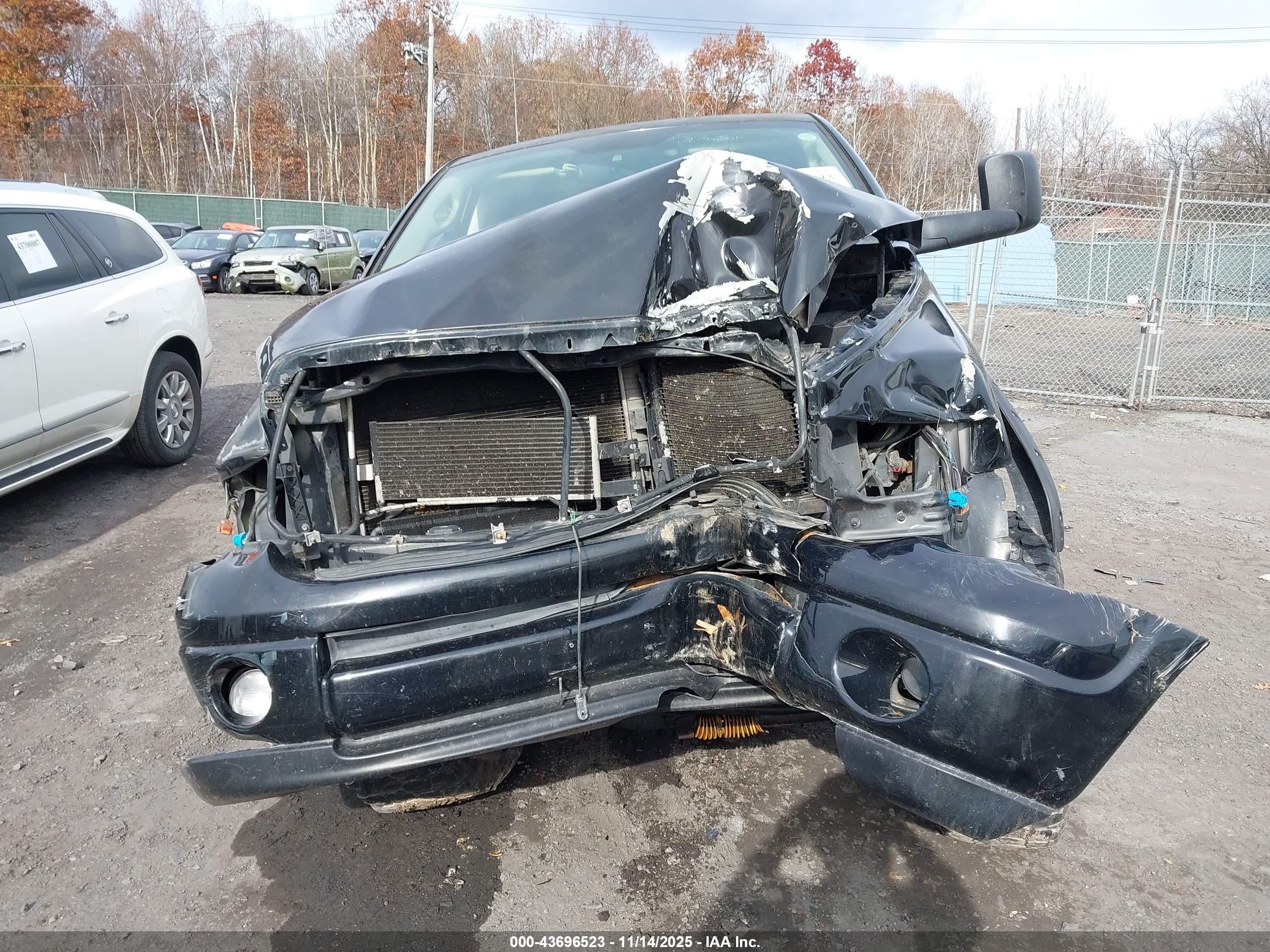 DODGE RAM image 6