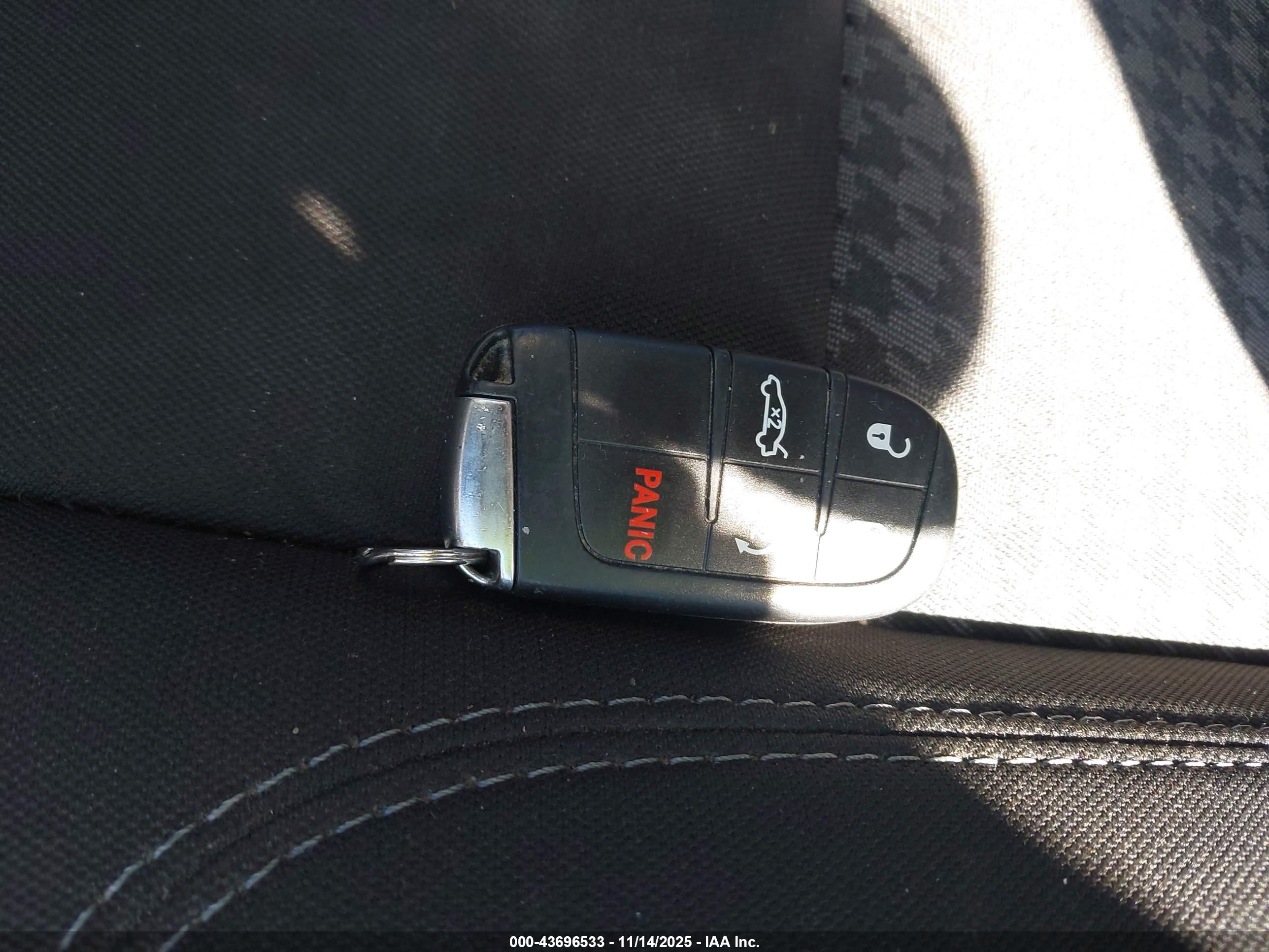 DODGE CHALLENGER image 11