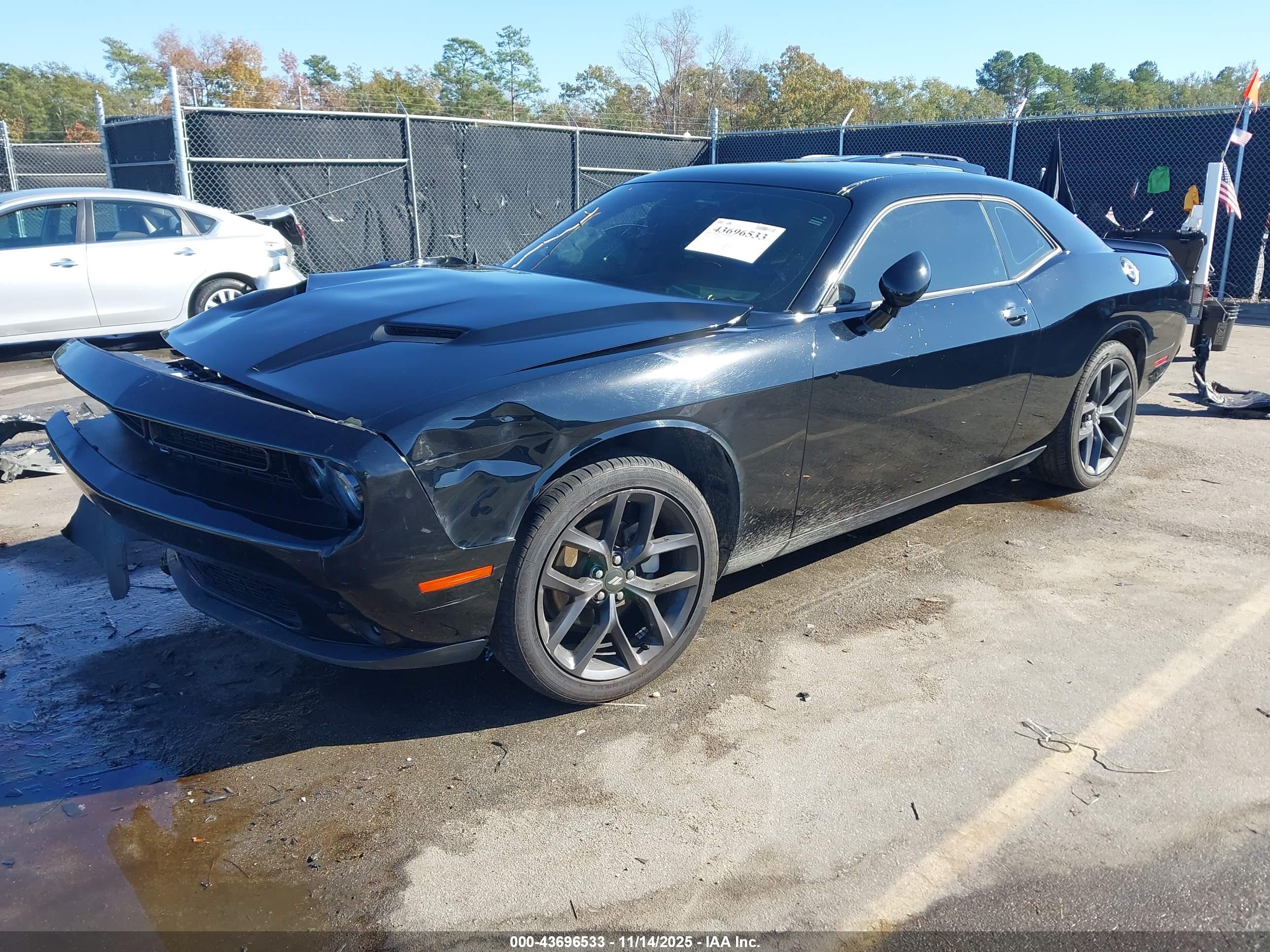 DODGE CHALLENGER image 2