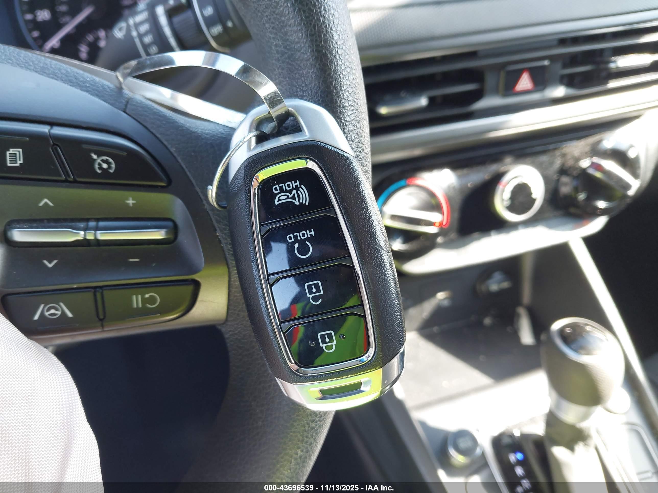 HYUNDAI KONA image 11
