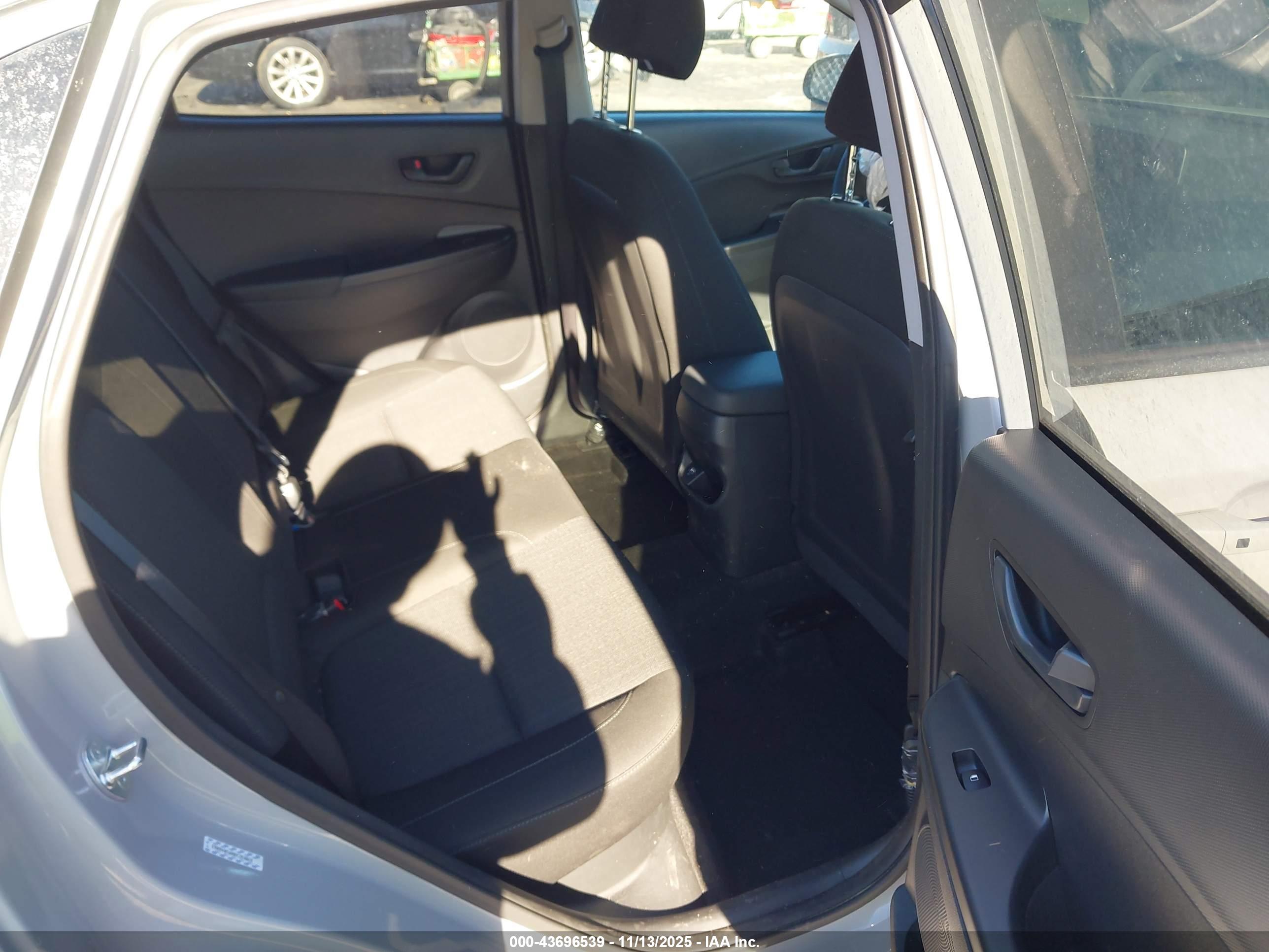 HYUNDAI KONA image 8
