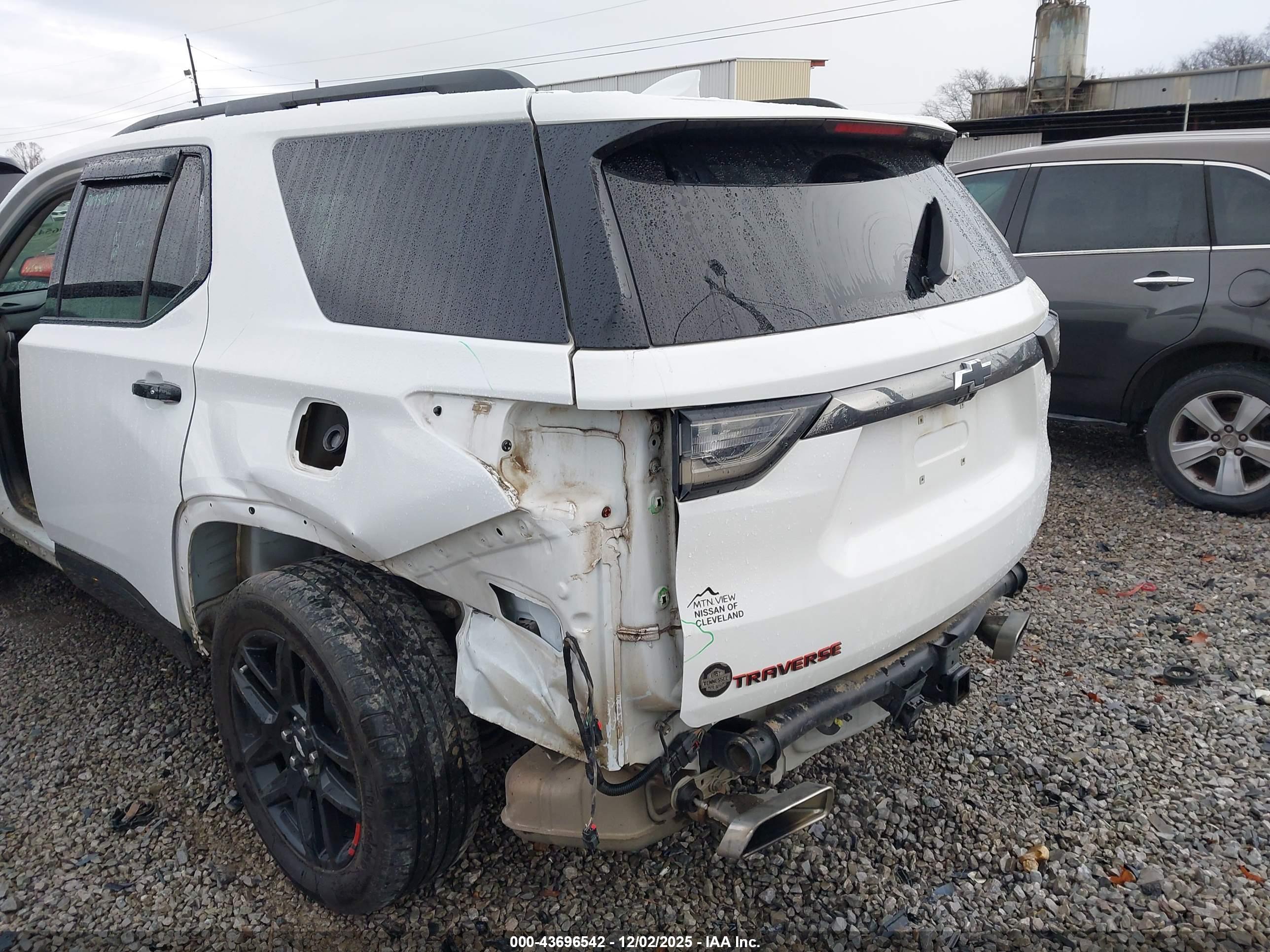 CHEVROLET TRAVERSE image 6