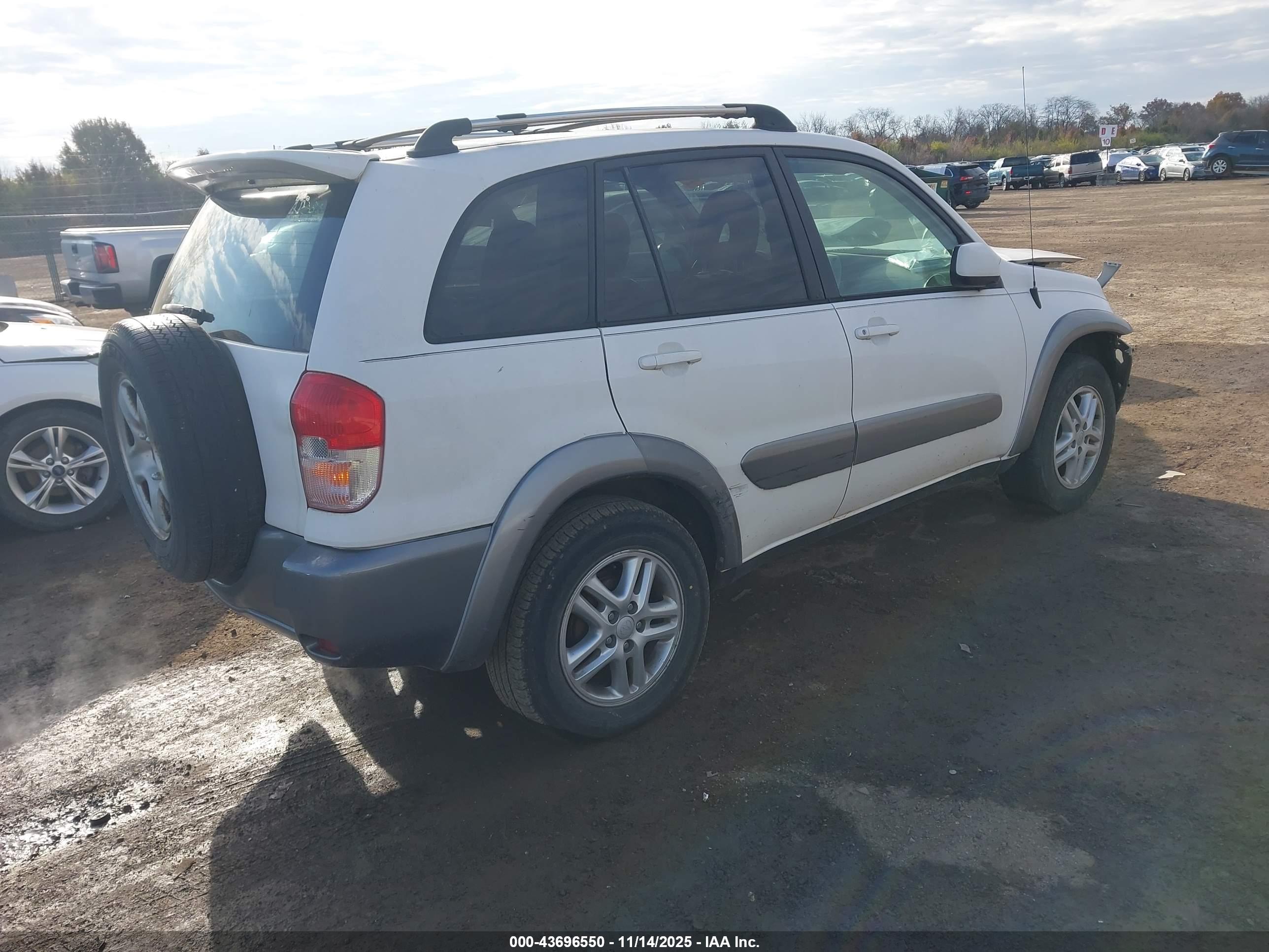 TOYOTA RAV4 image 4