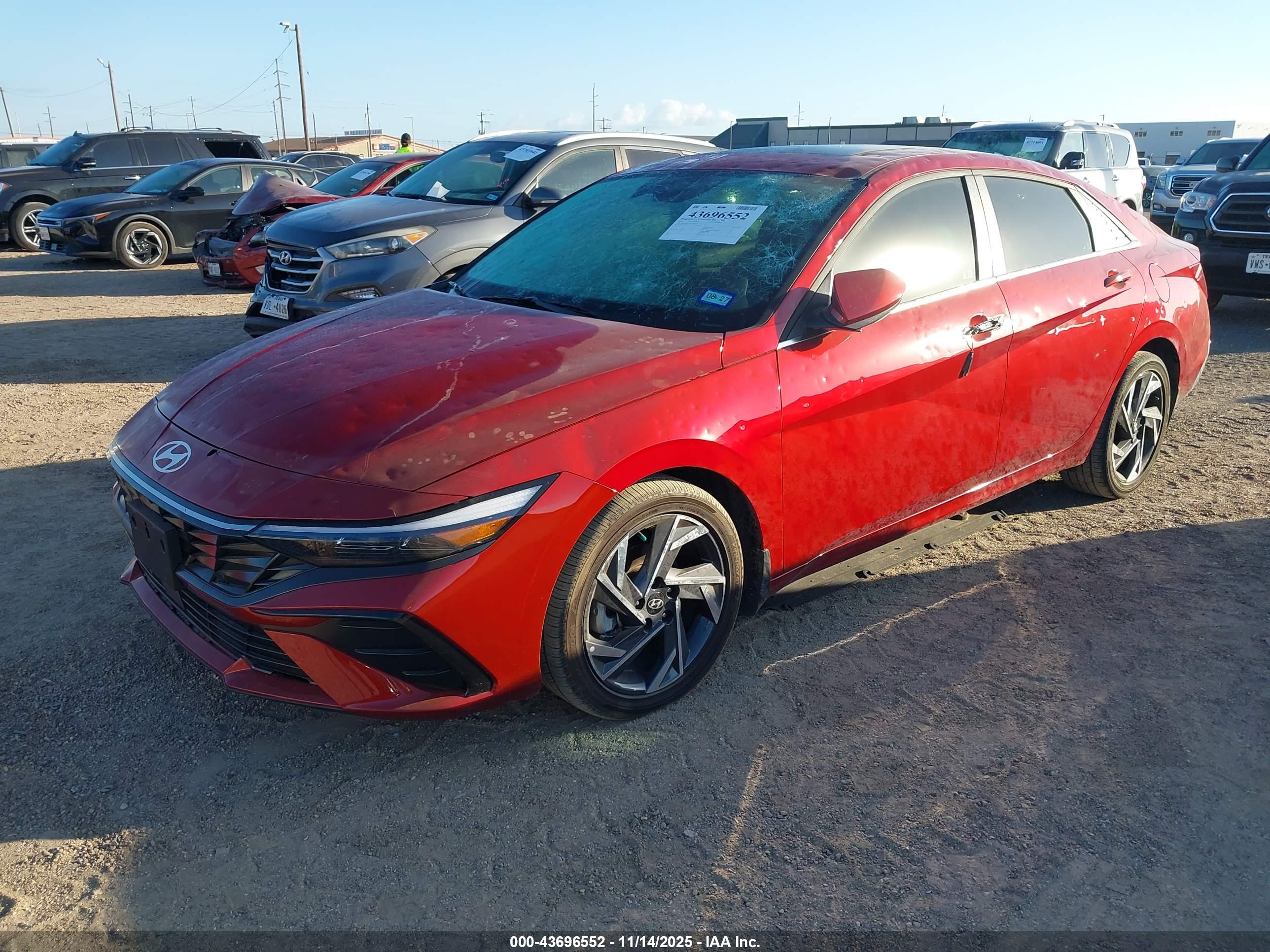 HYUNDAI ELANTRA image 2