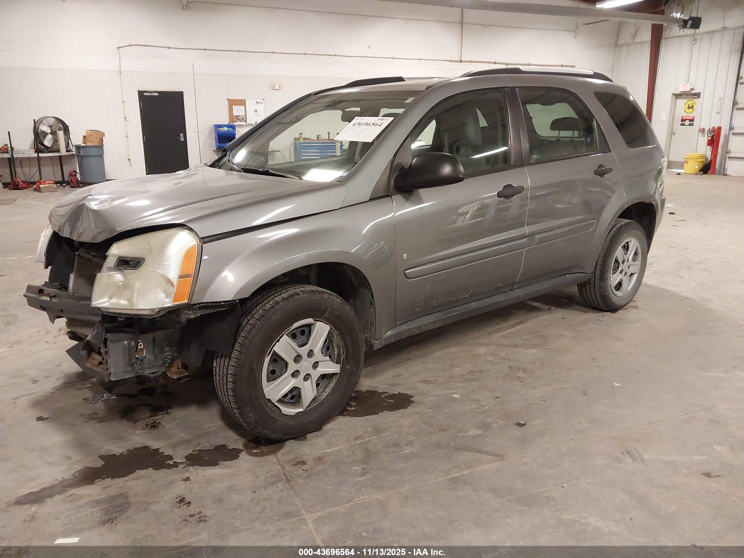 CHEVROLET EQUINOX image 2