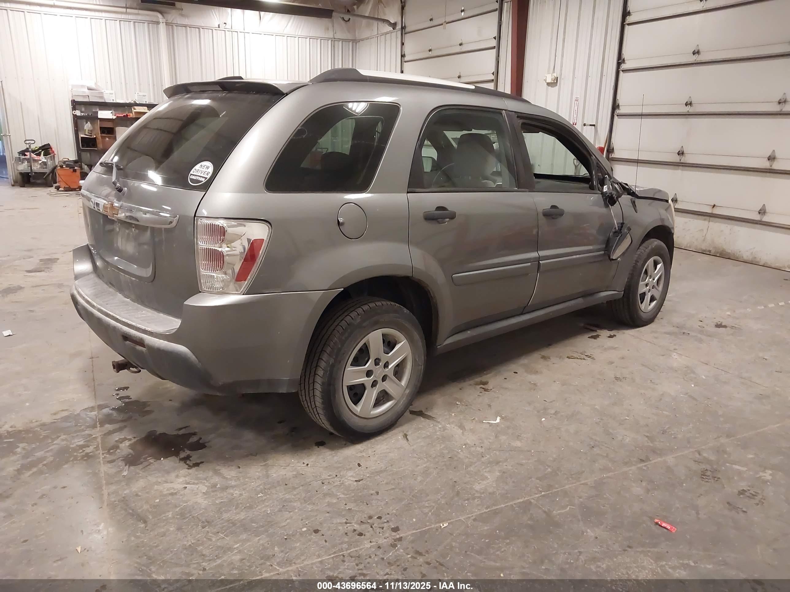CHEVROLET EQUINOX image 4