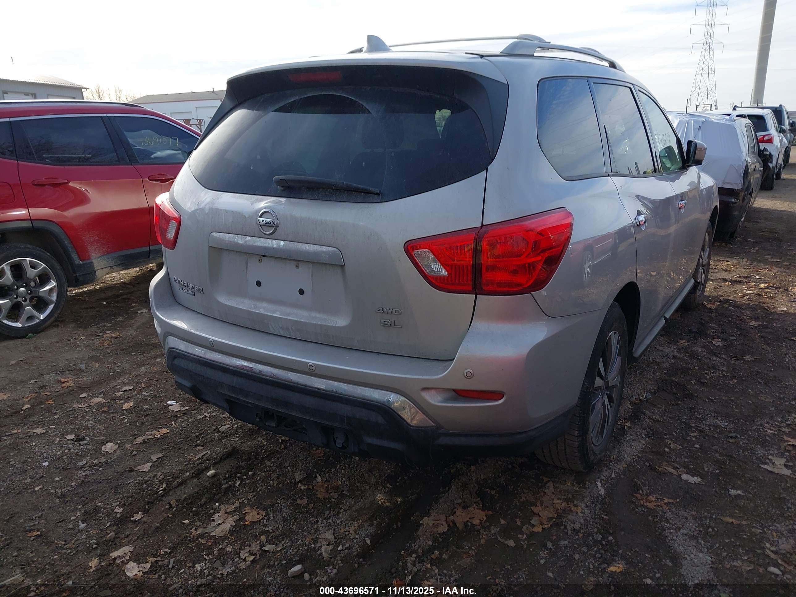 NISSAN PATHFINDER image 4