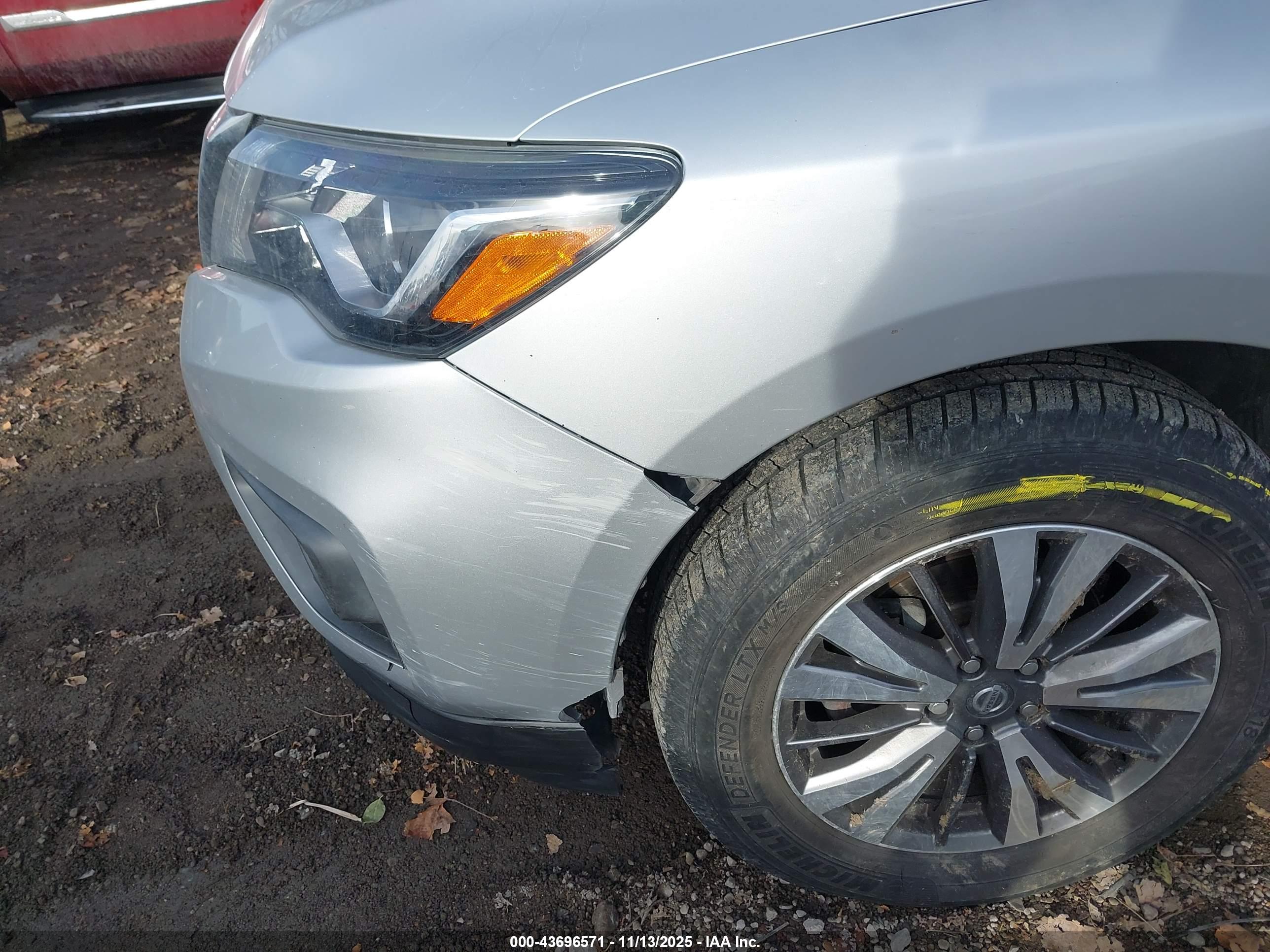 NISSAN PATHFINDER image 6