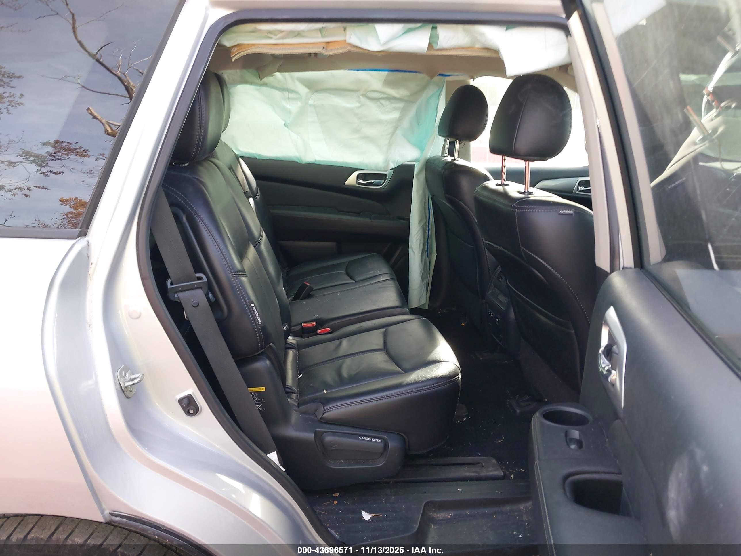 NISSAN PATHFINDER image 8