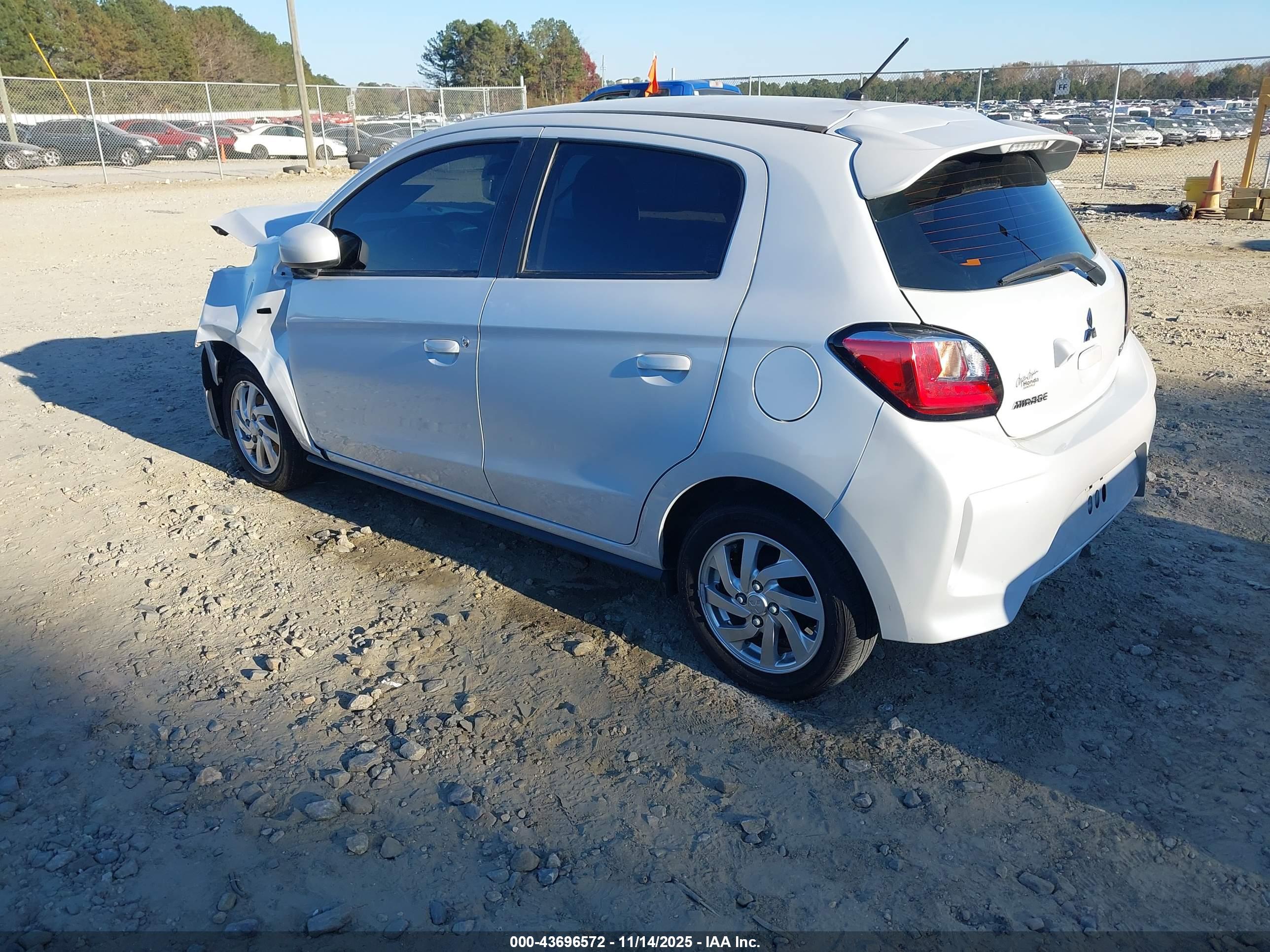 MITSUBISHI MIRAGE image 3