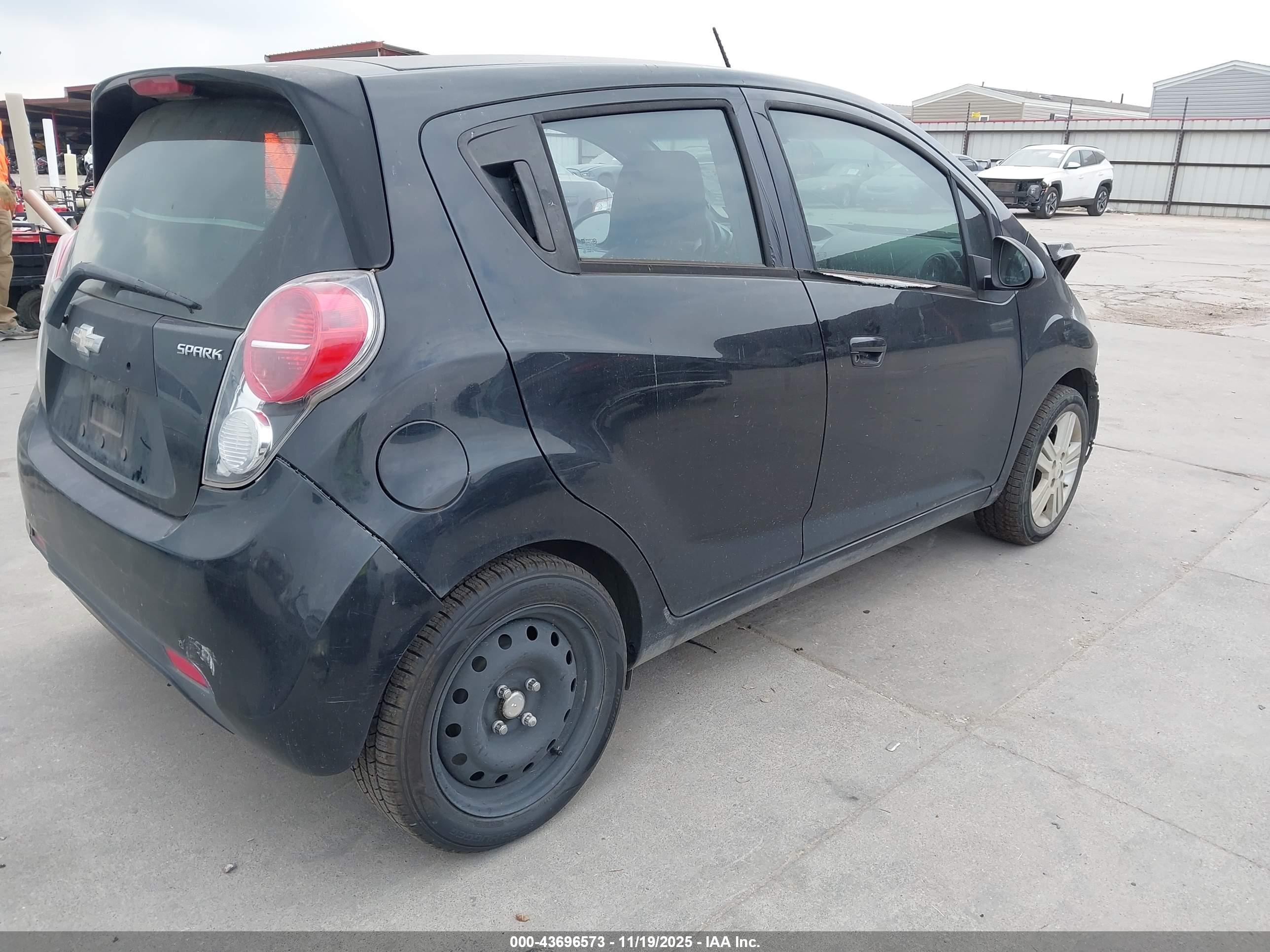 CHEVROLET SPARK image 4