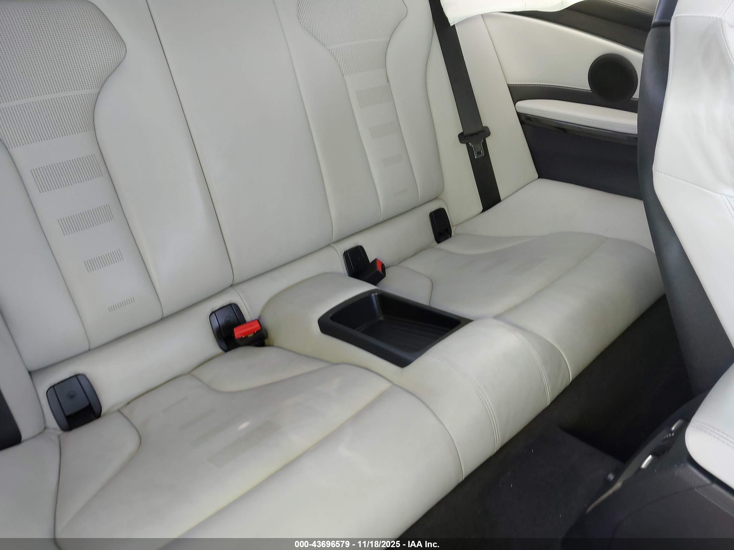 BMW M4 image 8