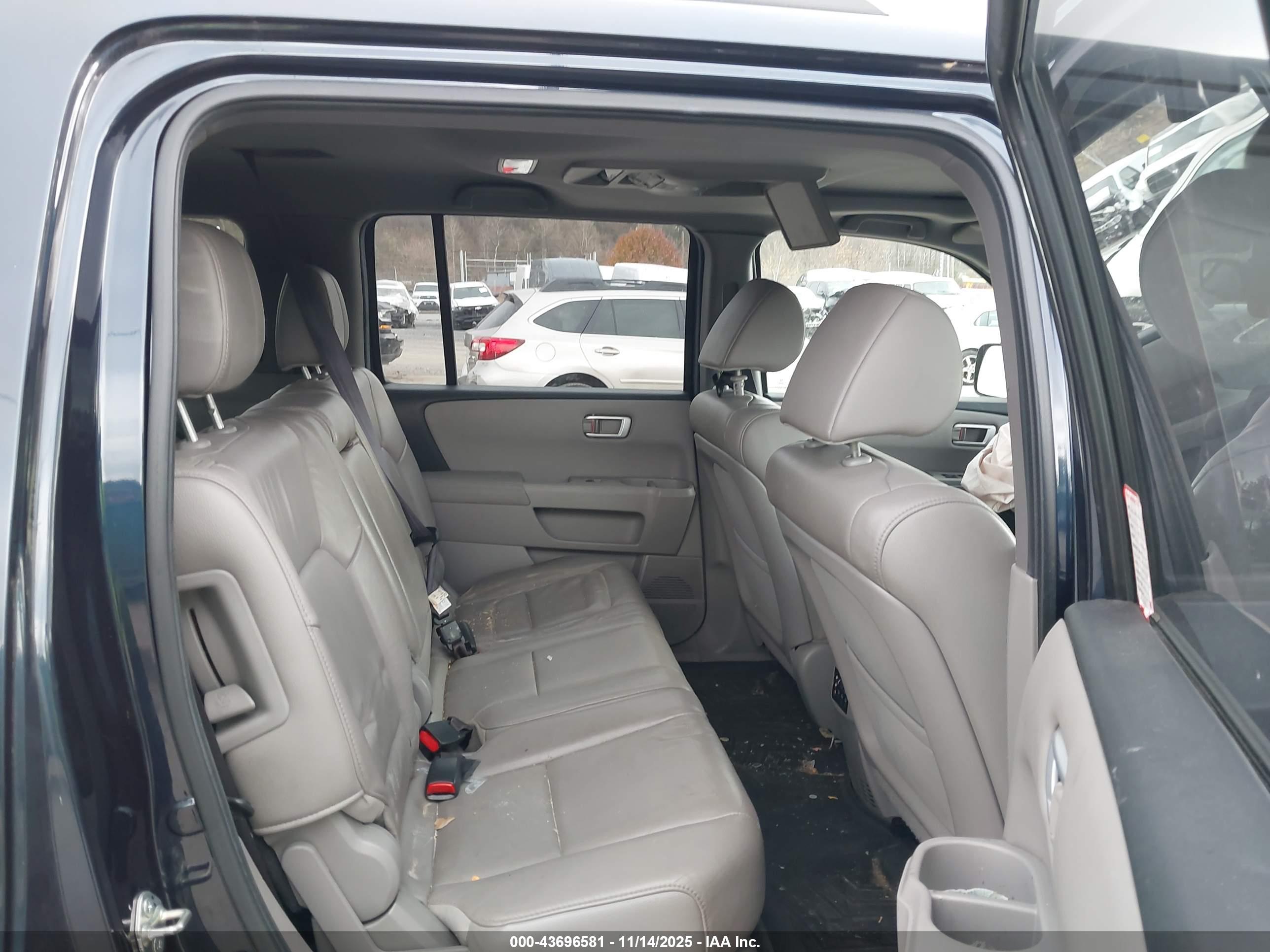 HONDA PILOT image 8