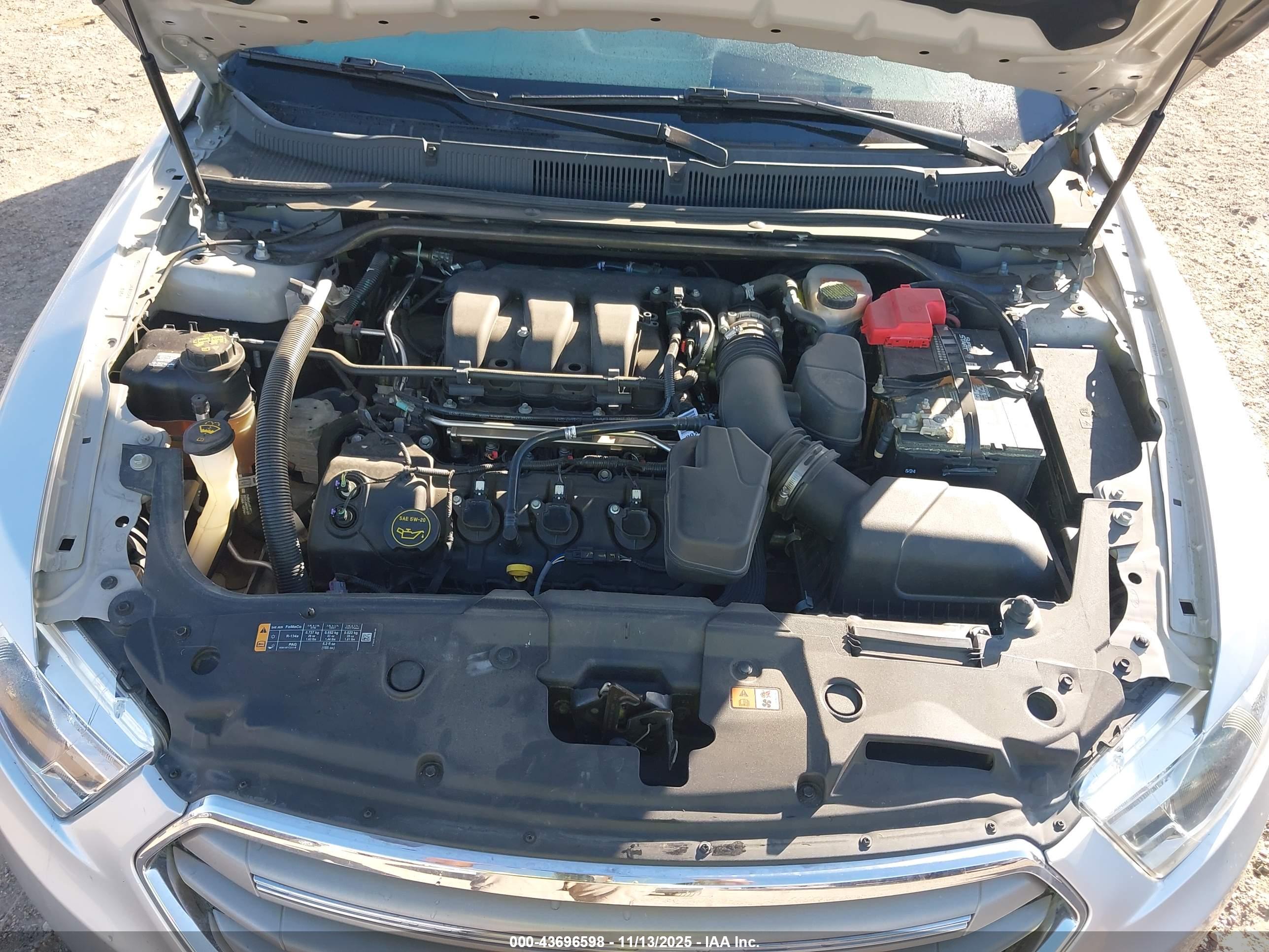 FORD TAURUS image 10