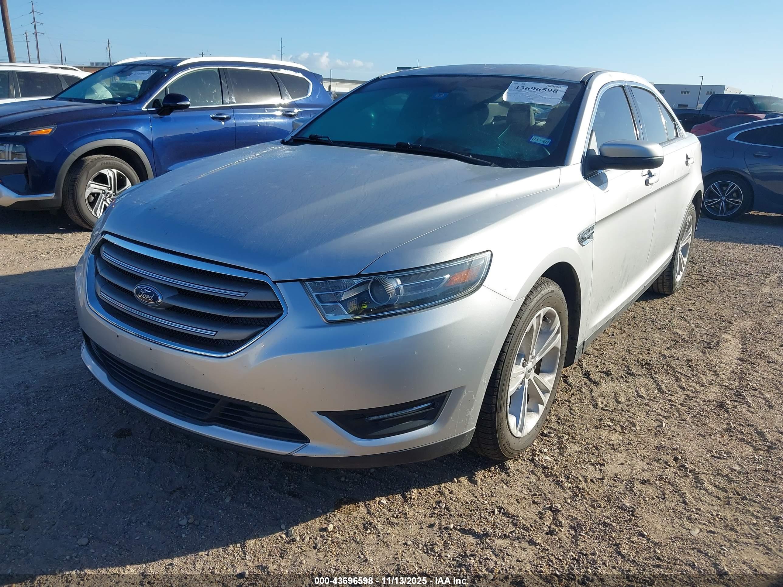FORD TAURUS image 2