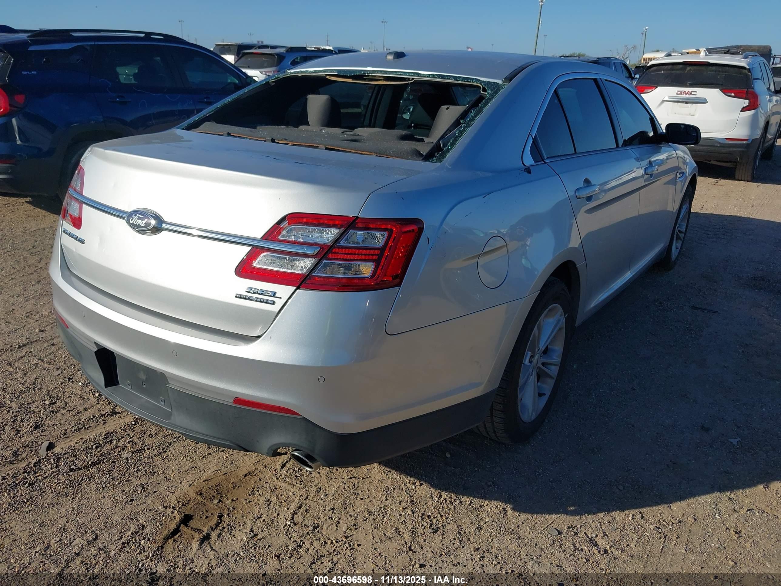 FORD TAURUS image 4