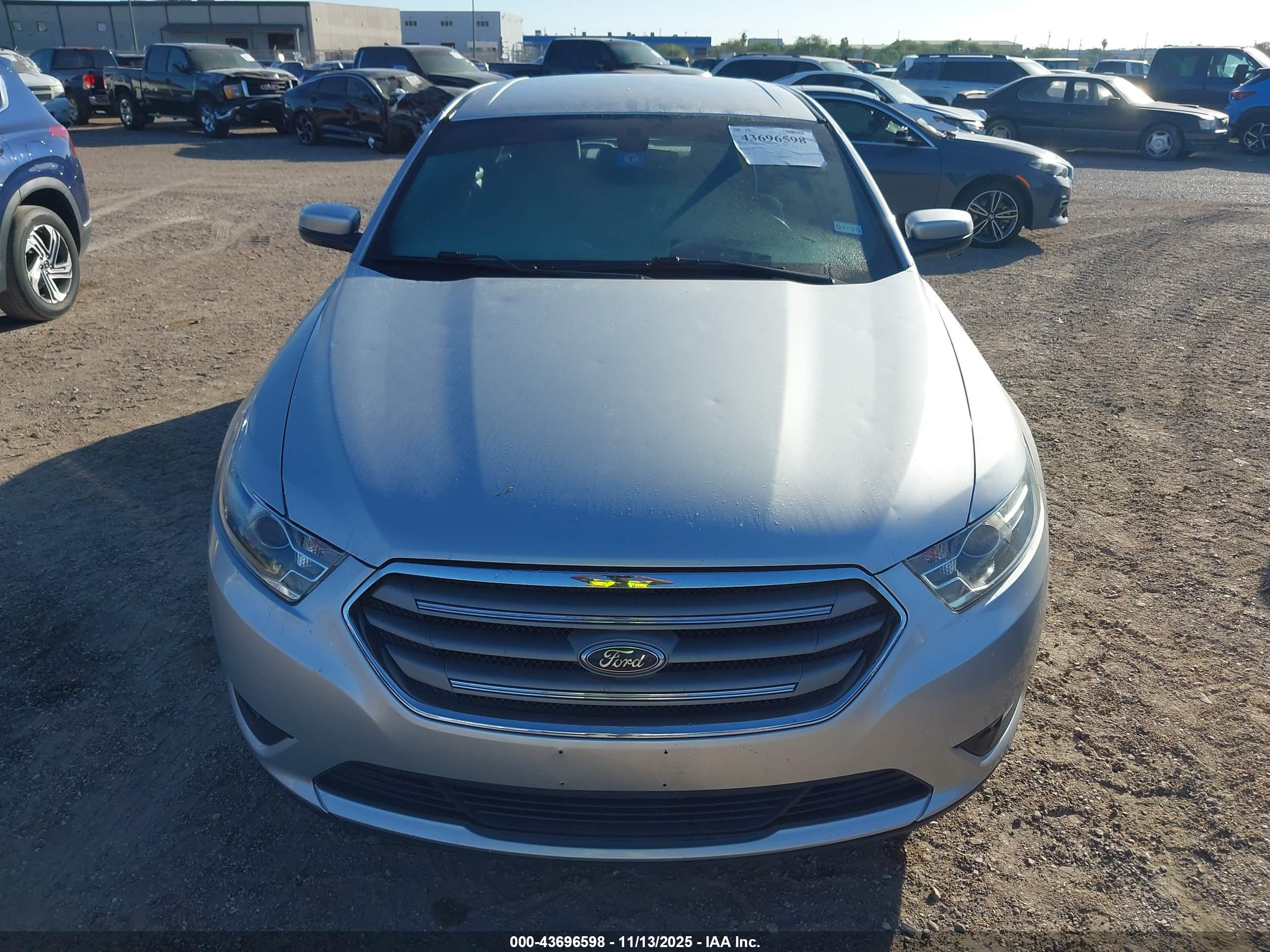FORD TAURUS image 6