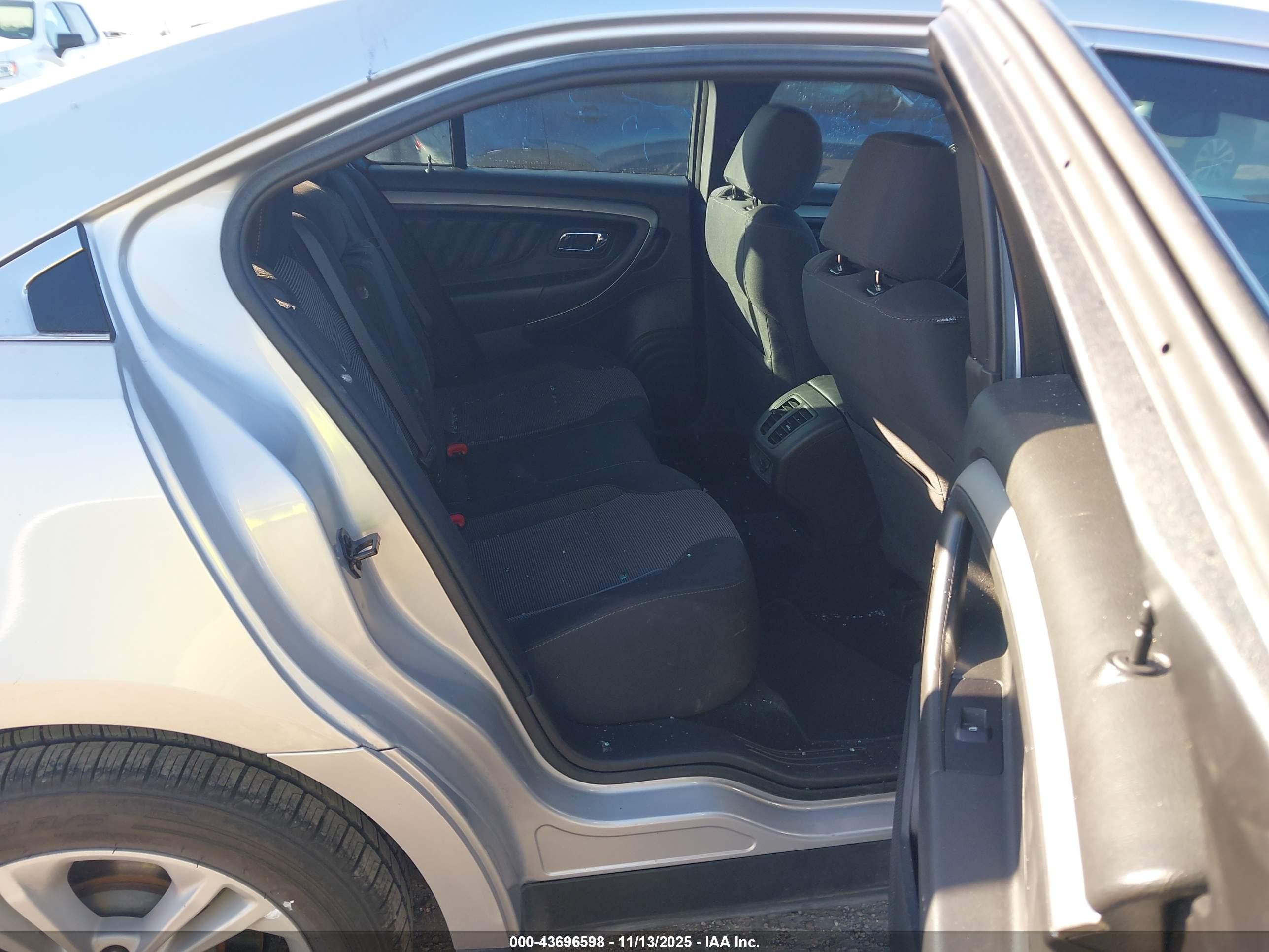 FORD TAURUS image 8