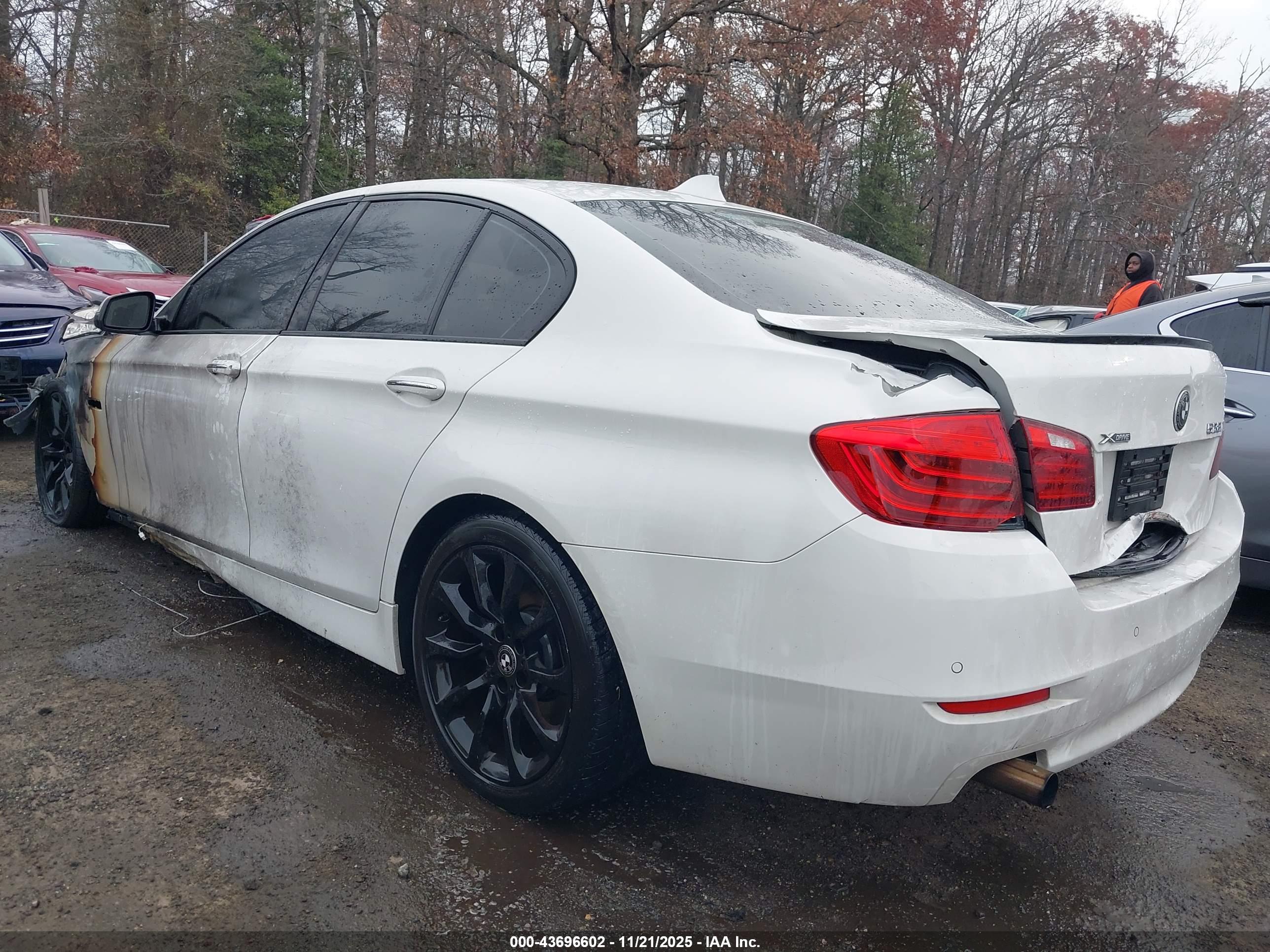 BMW 528I image 3