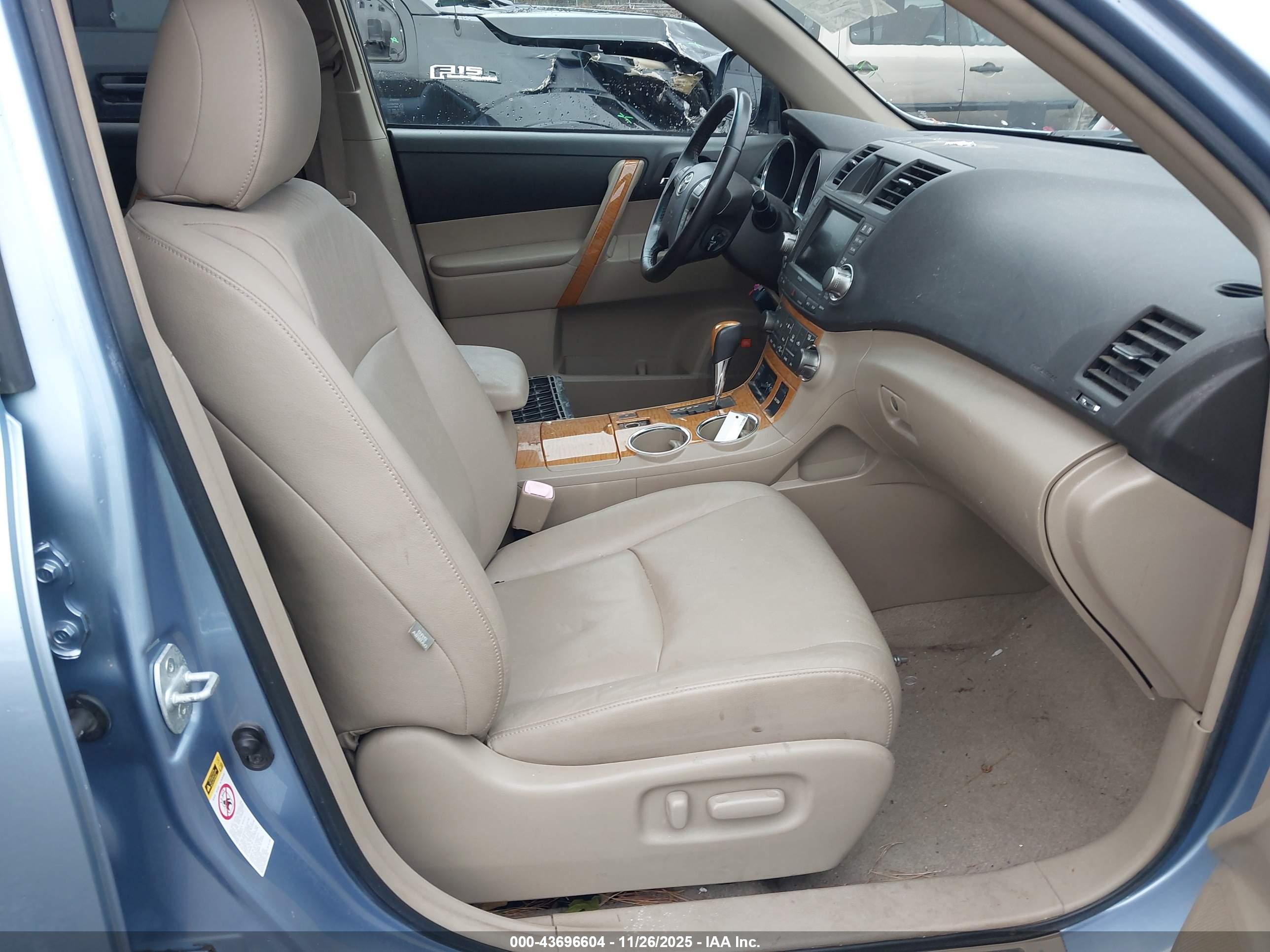TOYOTA HIGHLANDER image 5