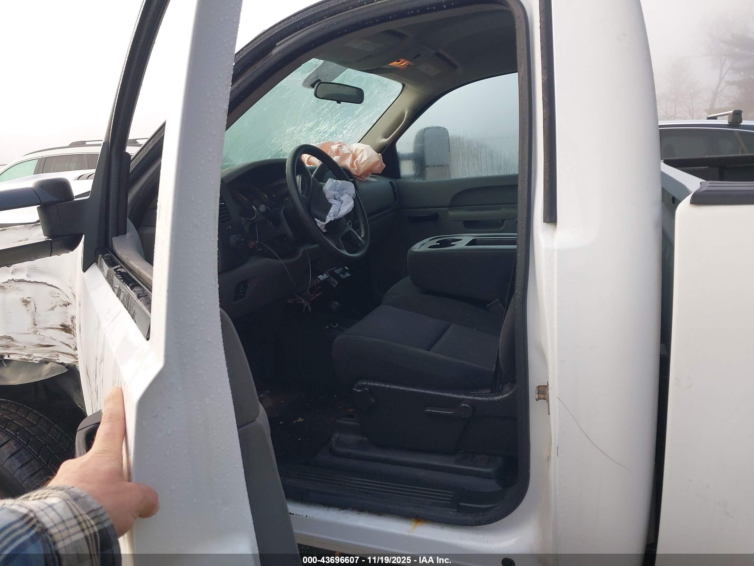 GMC SIERRA image 5
