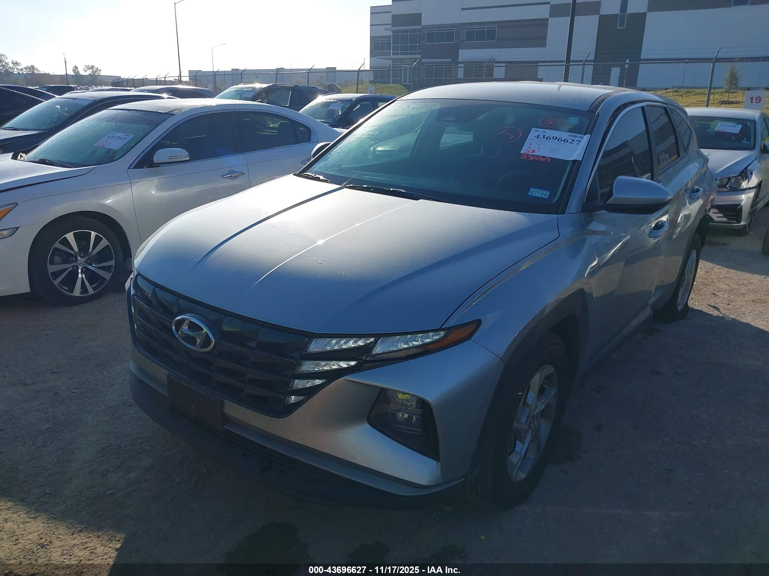 HYUNDAI TUCSON image 2