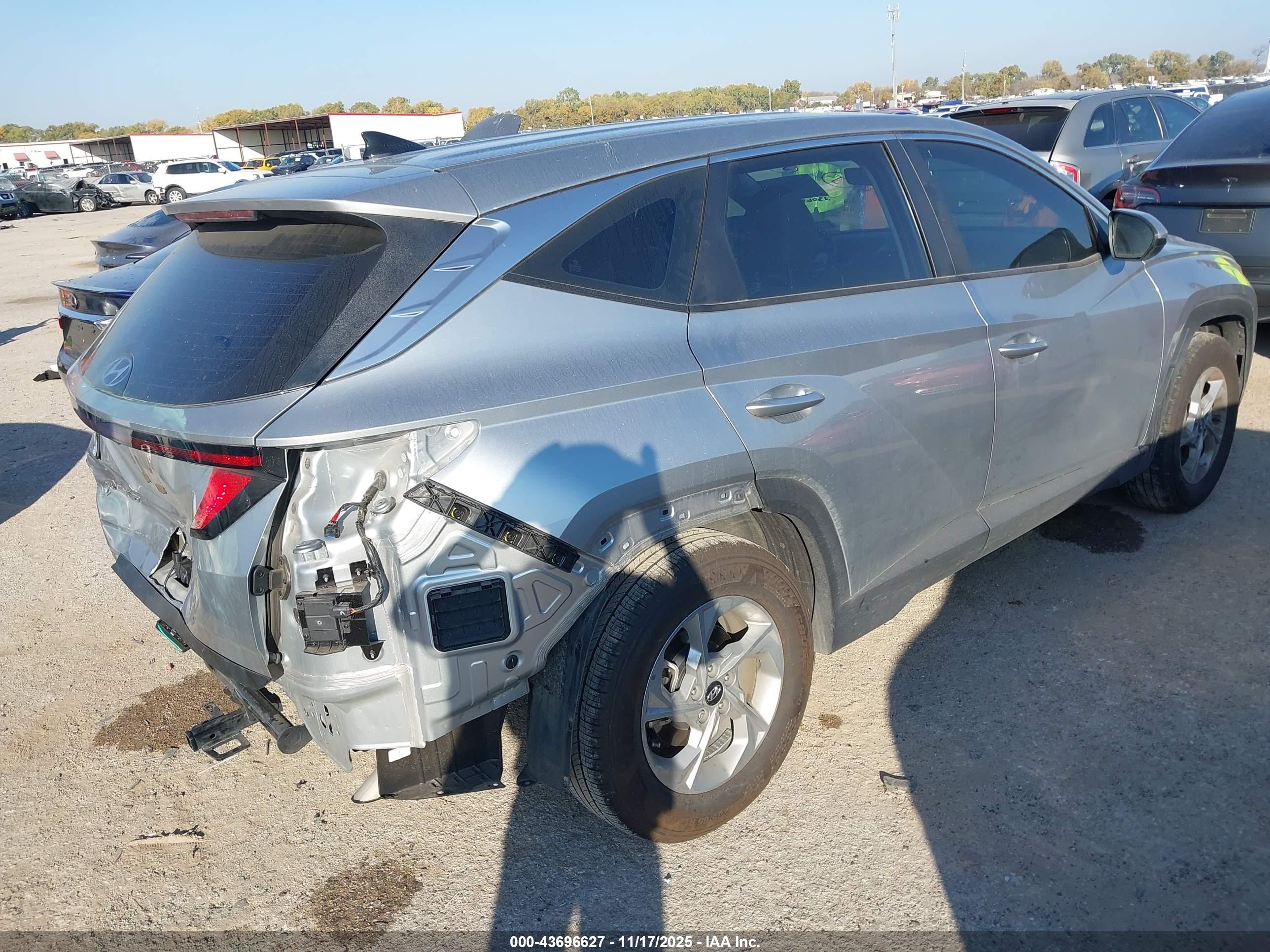 HYUNDAI TUCSON image 4