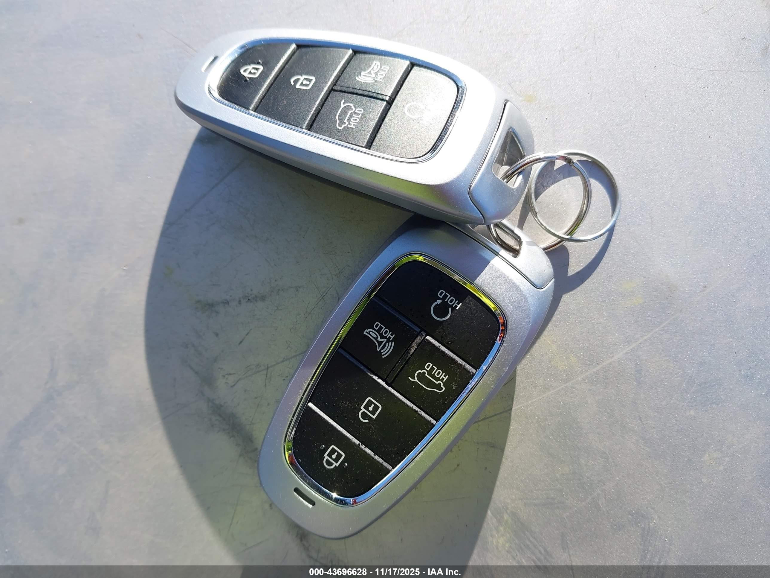 HYUNDAI TUCSON image 11