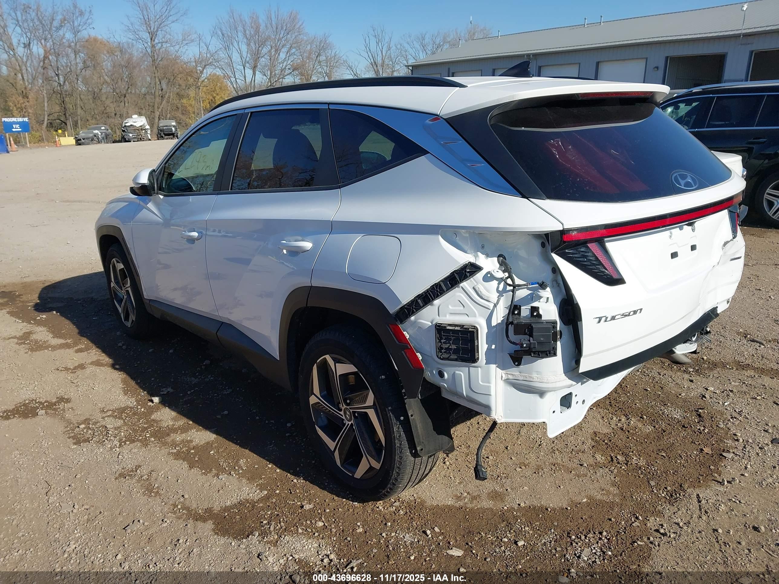 HYUNDAI TUCSON image 3
