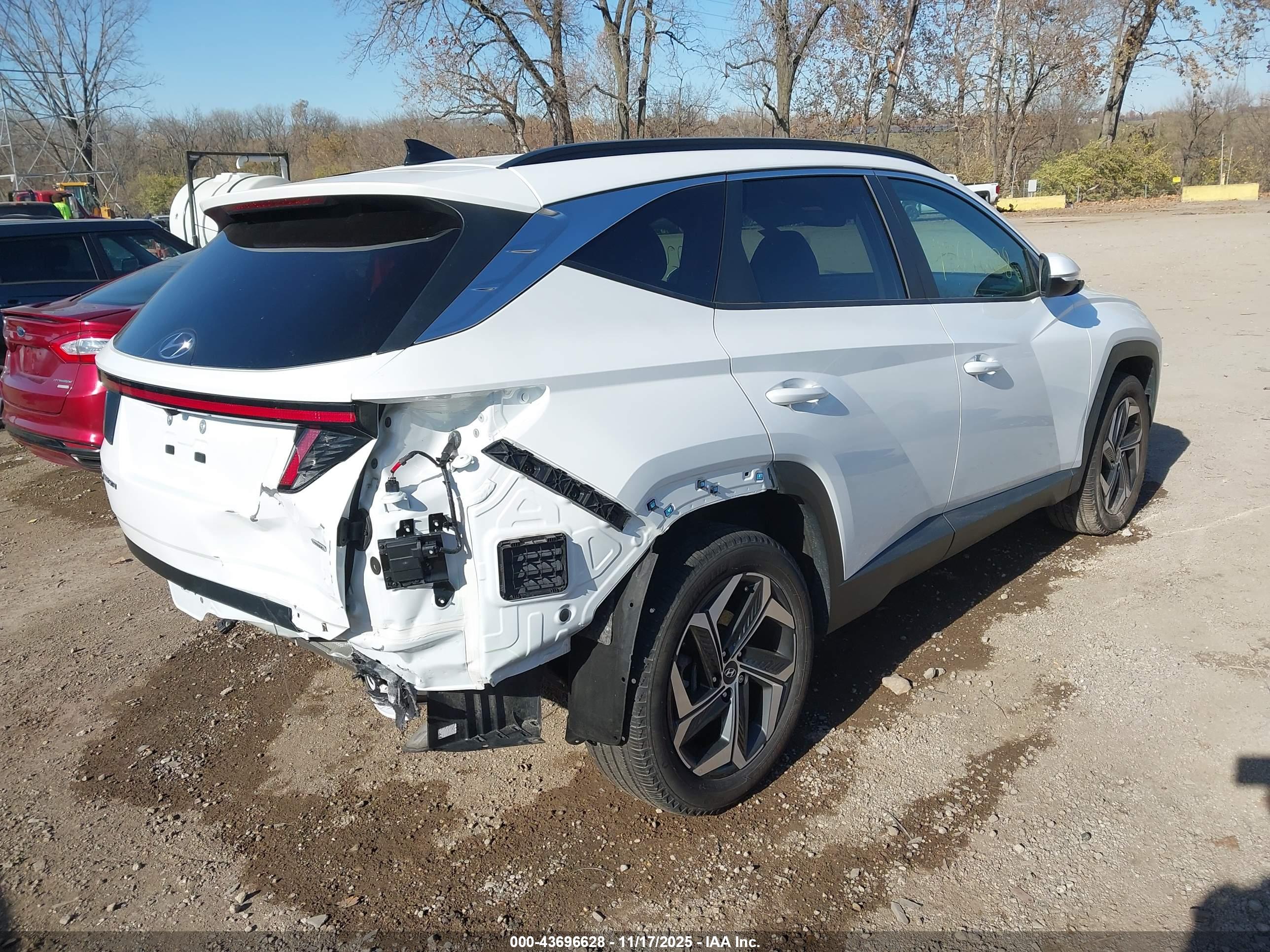 HYUNDAI TUCSON image 4