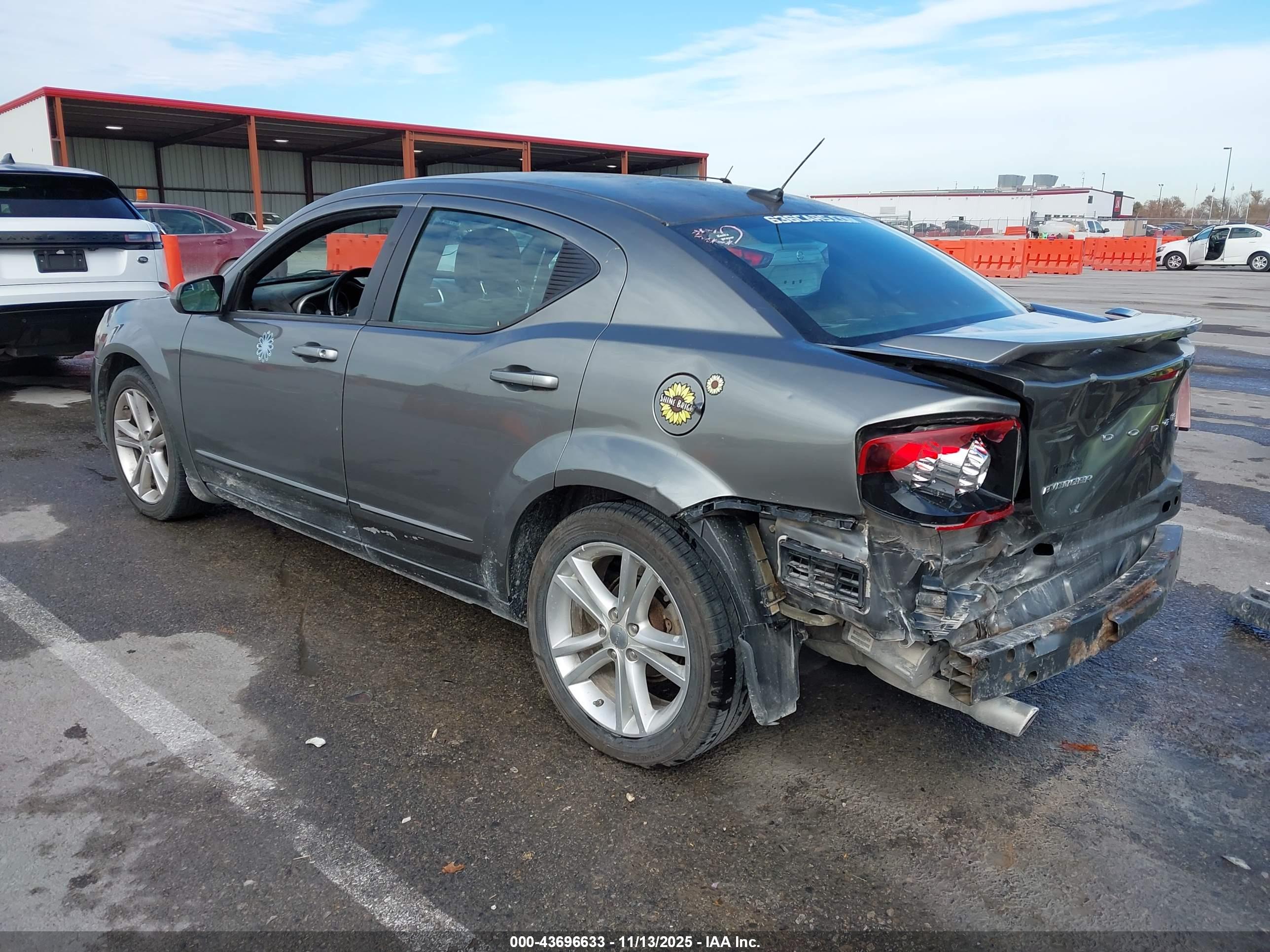 DODGE AVENGER image 3